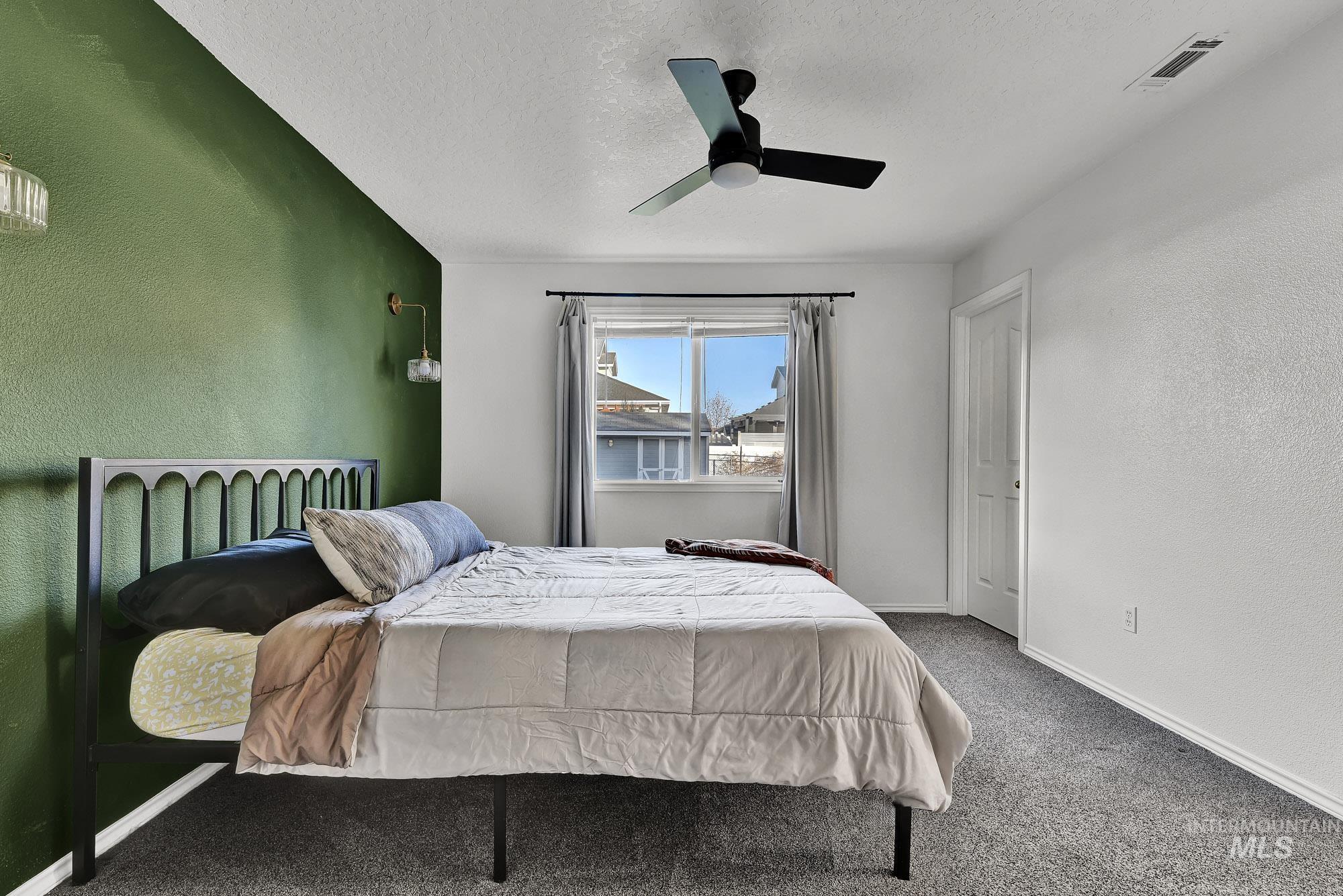 262 N Sunbird Ave, Kuna, Idaho 83634, 3 Bedrooms, 2 Bathrooms, Residential For Sale, Price $385,000,MLS 98968572