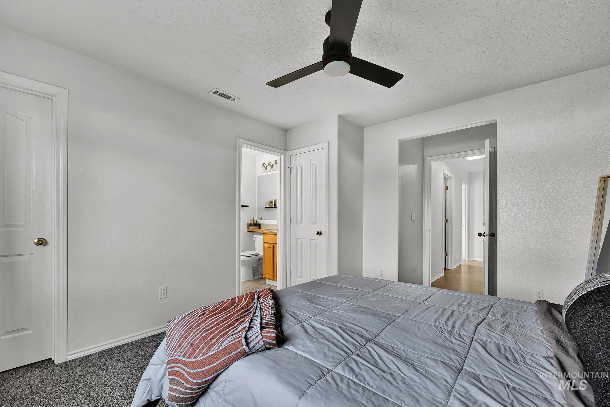 262 N Sunbird Ave, Kuna, Idaho 83634, 3 Bedrooms, 2 Bathrooms, Residential For Sale, Price $385,000,MLS 98968572