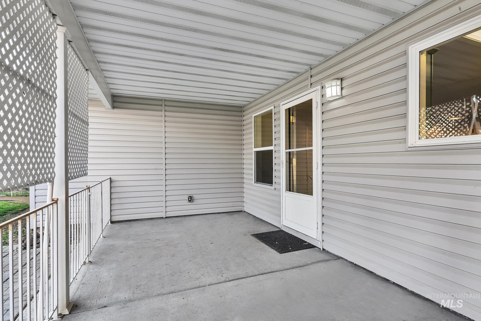 262 N Sunbird Ave, Kuna, Idaho 83634, 3 Bedrooms, 2 Bathrooms, Residential For Sale, Price $385,000,MLS 98968572