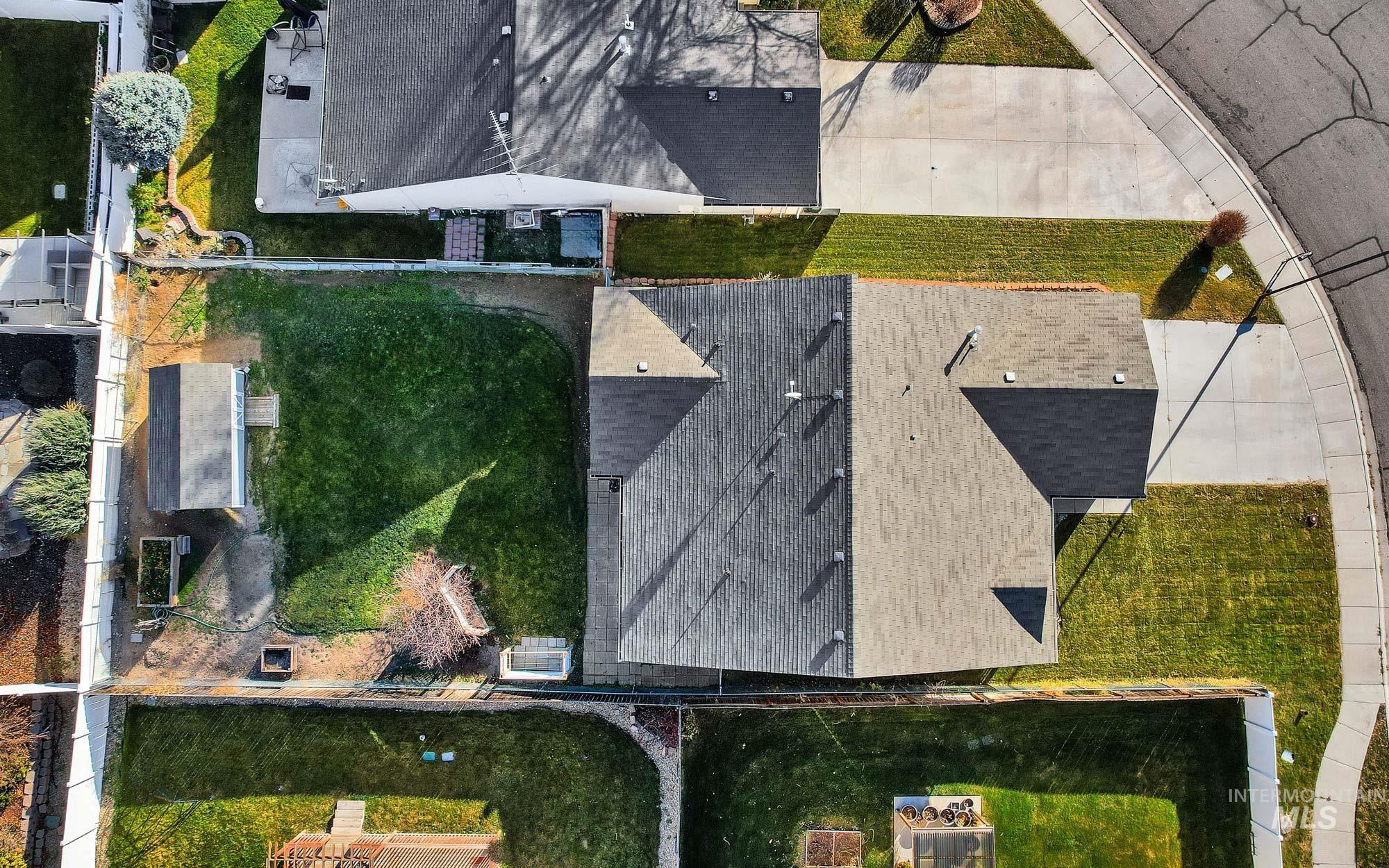 262 N Sunbird Ave, Kuna, Idaho 83634, 3 Bedrooms, 2 Bathrooms, Residential For Sale, Price $385,000,MLS 98968572