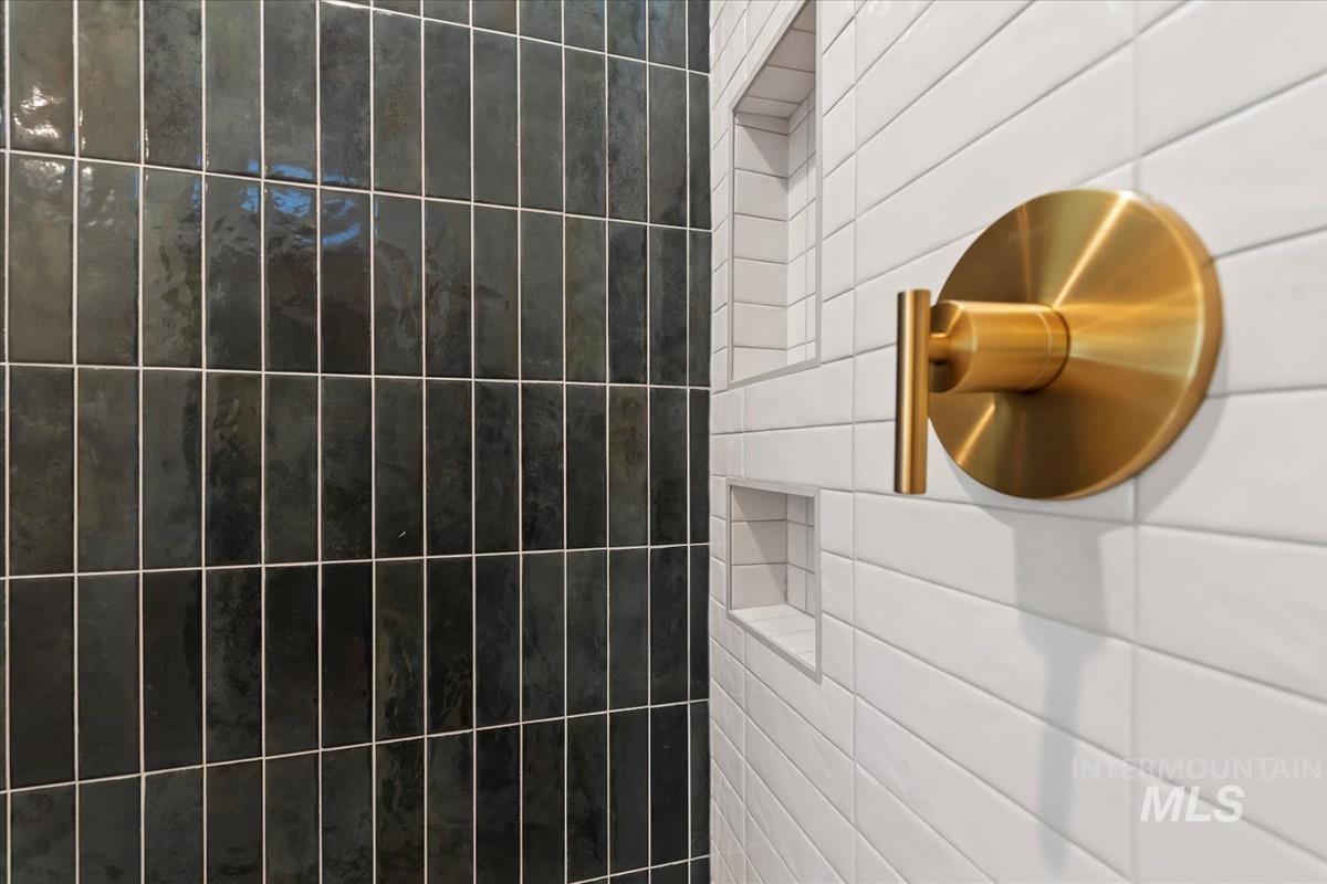 Full bathroom with walk in shower