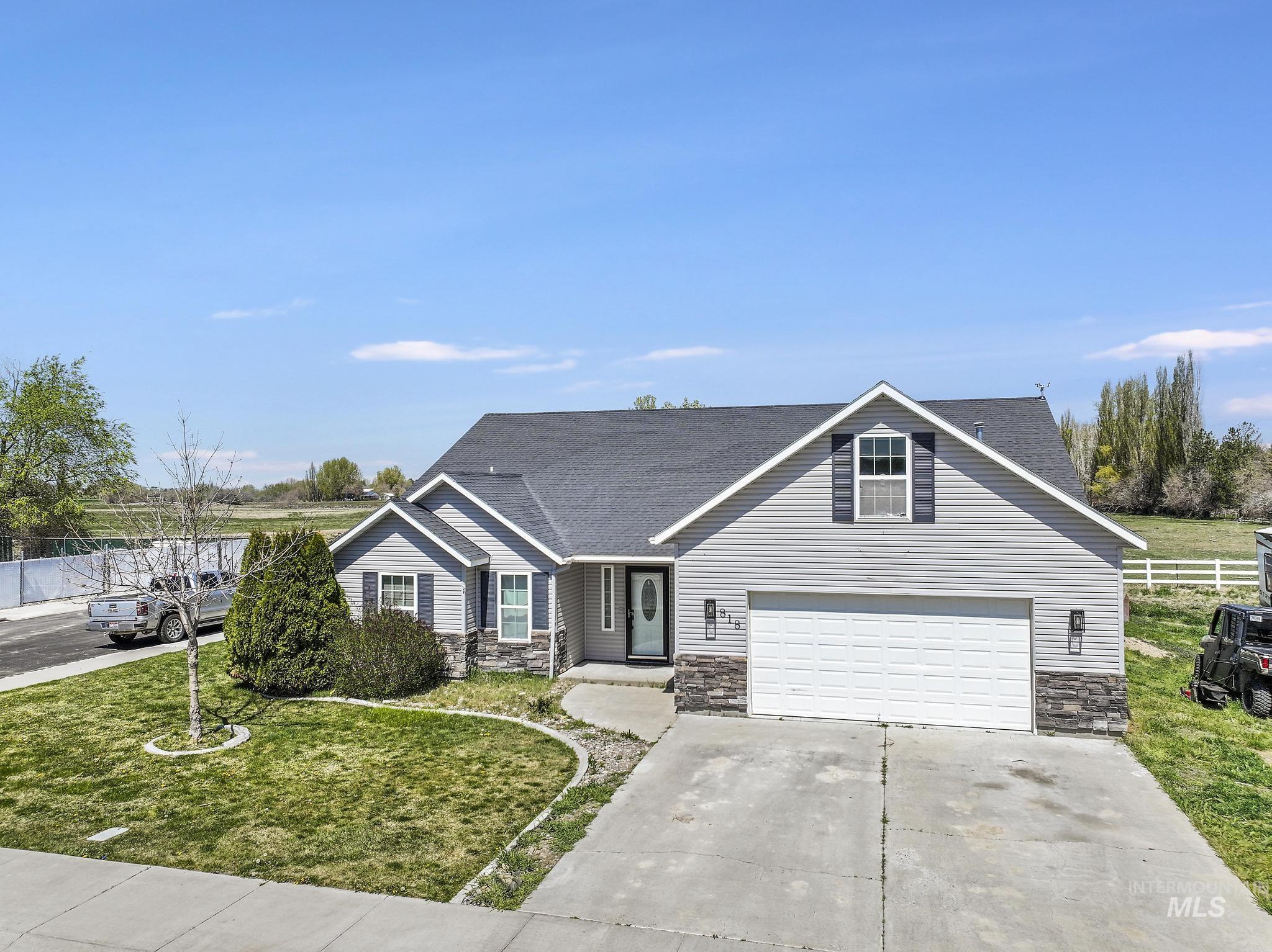 818 Pine, Filer, Idaho 83328, 3 Bedrooms, 2 Bathrooms, Residential For Sale, Price $440,000,MLS 98968584