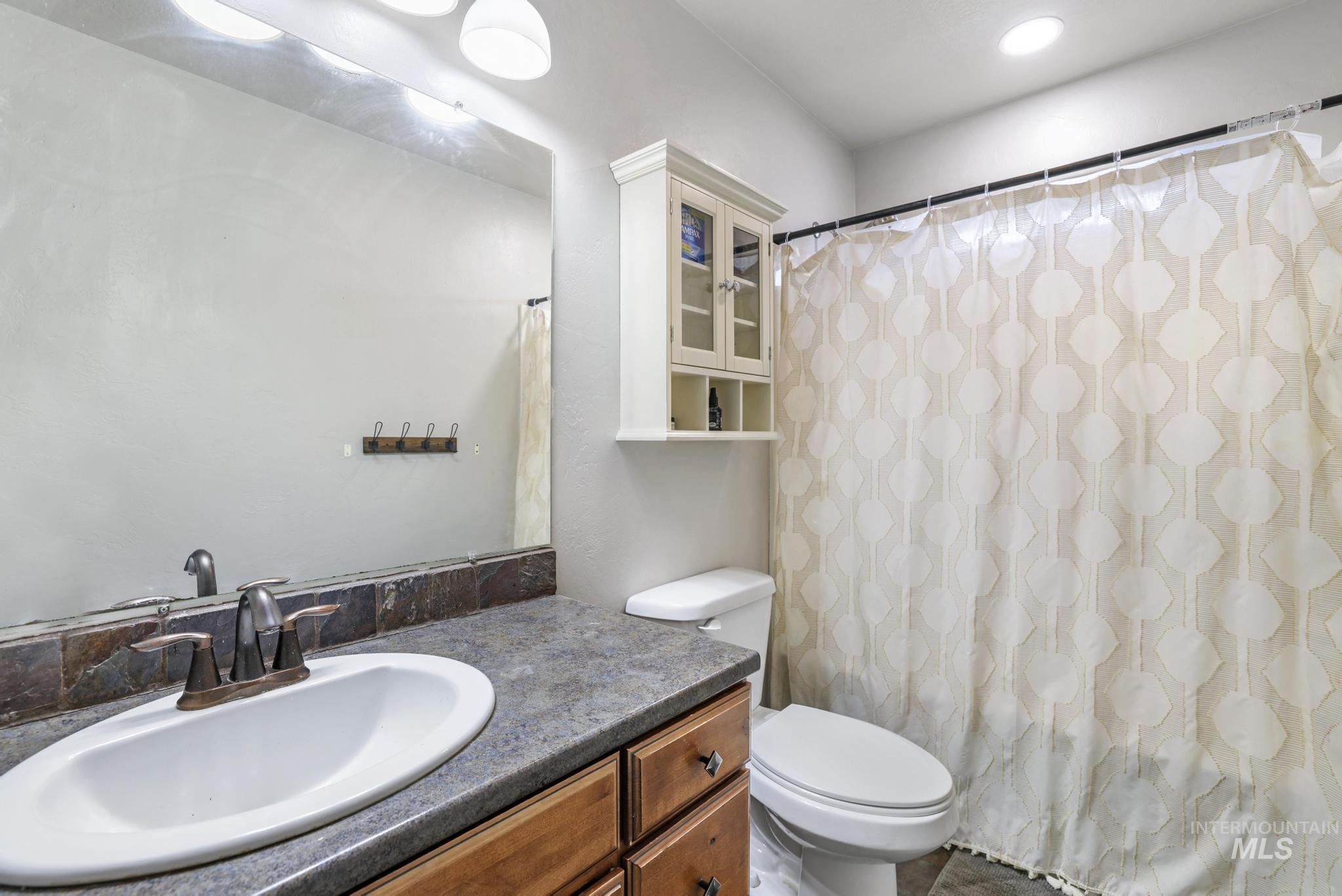 818 Pine, Filer, Idaho 83328, 3 Bedrooms, 2 Bathrooms, Residential For Sale, Price $440,000,MLS 98968584