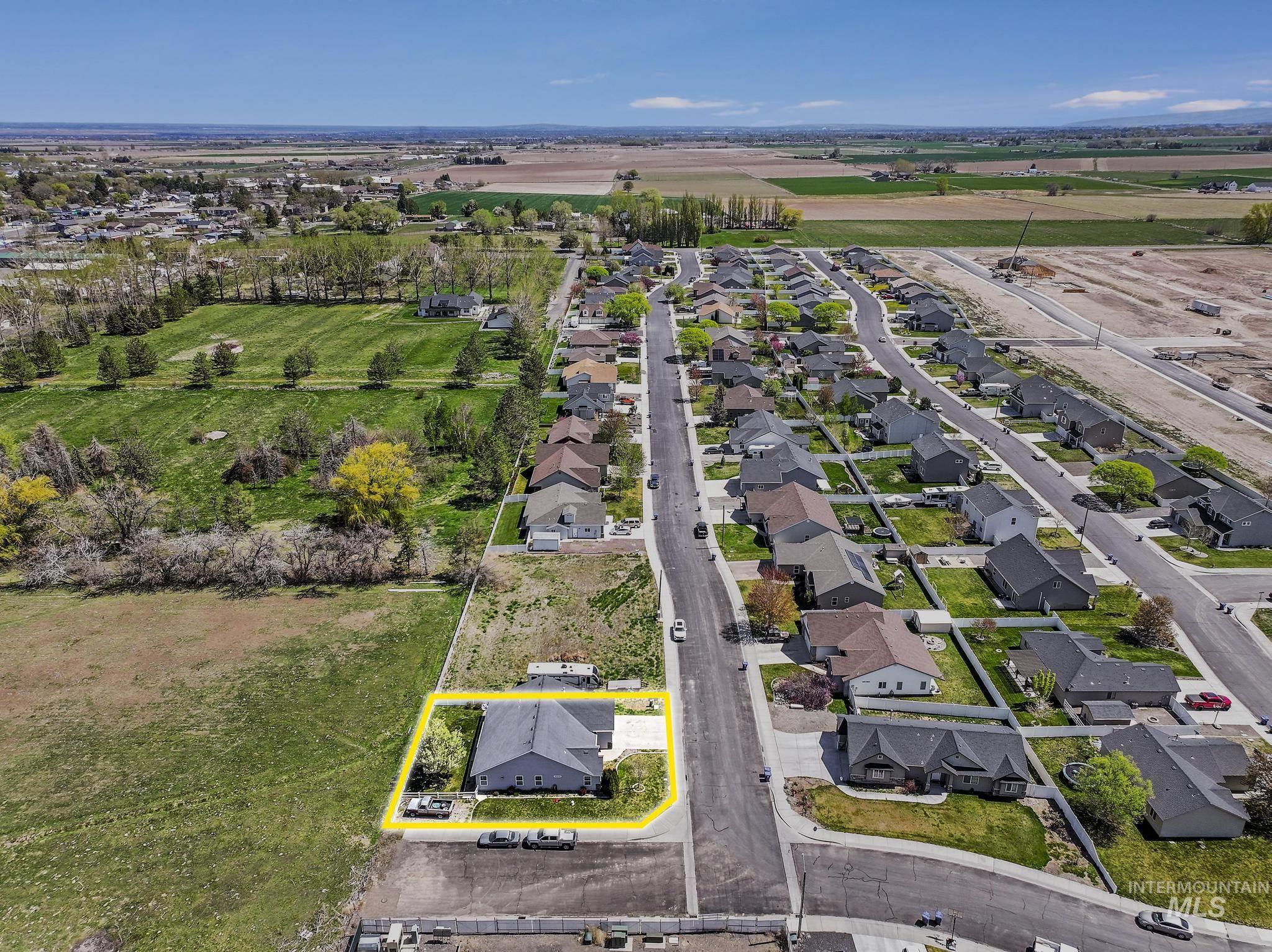 818 Pine, Filer, Idaho 83328, 3 Bedrooms, 2 Bathrooms, Residential For Sale, Price $440,000,MLS 98968584