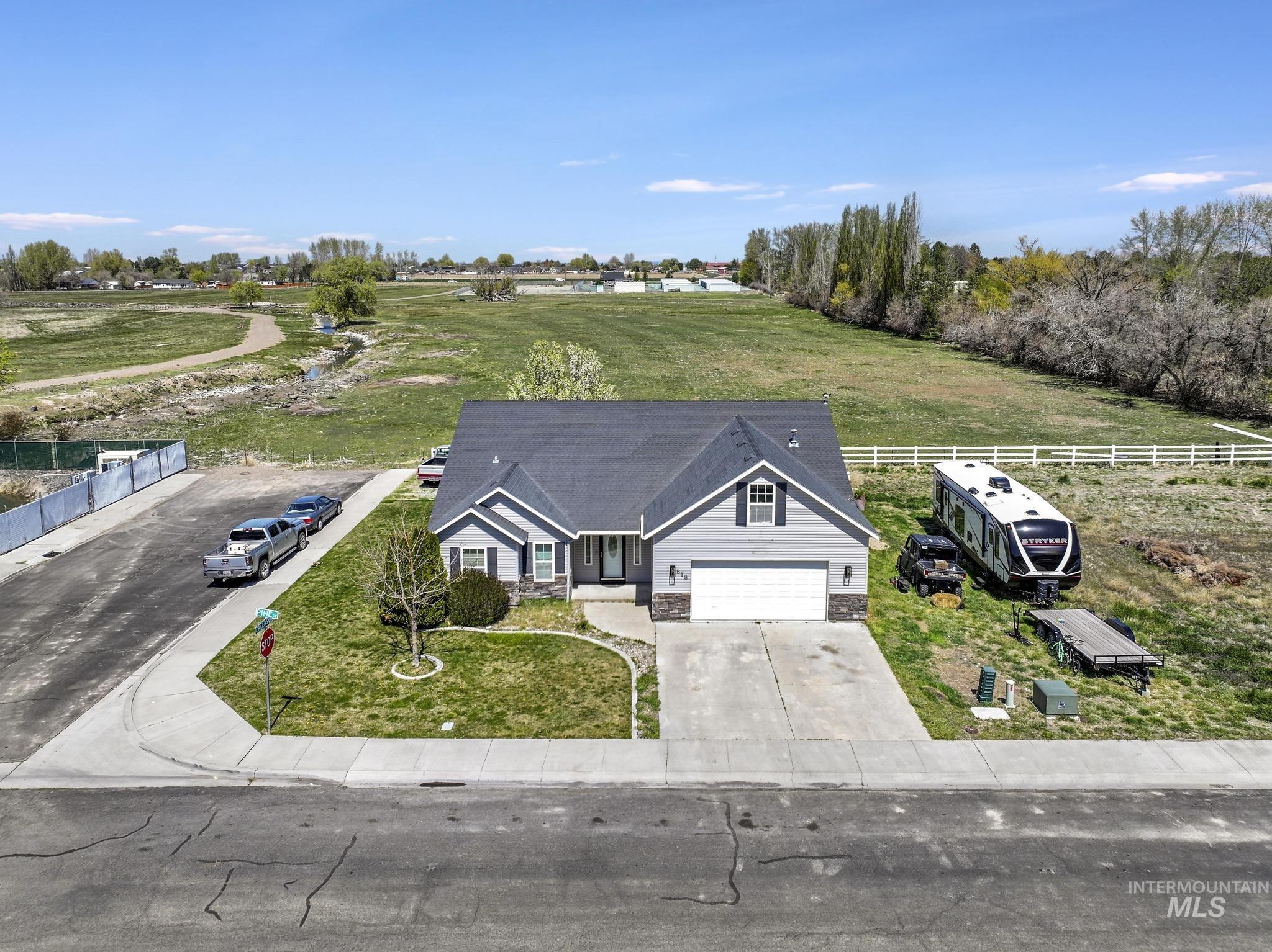 818 Pine, Filer, Idaho 83328, 3 Bedrooms, 2 Bathrooms, Residential For Sale, Price $440,000,MLS 98968584