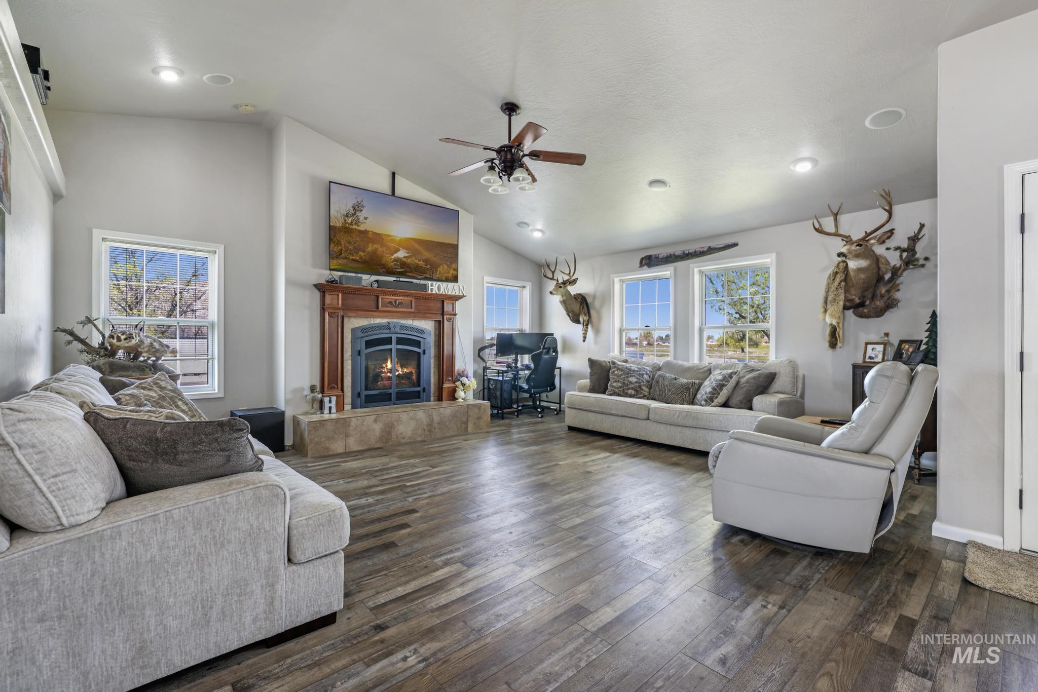 818 Pine, Filer, Idaho 83328, 3 Bedrooms, 2 Bathrooms, Residential For Sale, Price $440,000,MLS 98968584