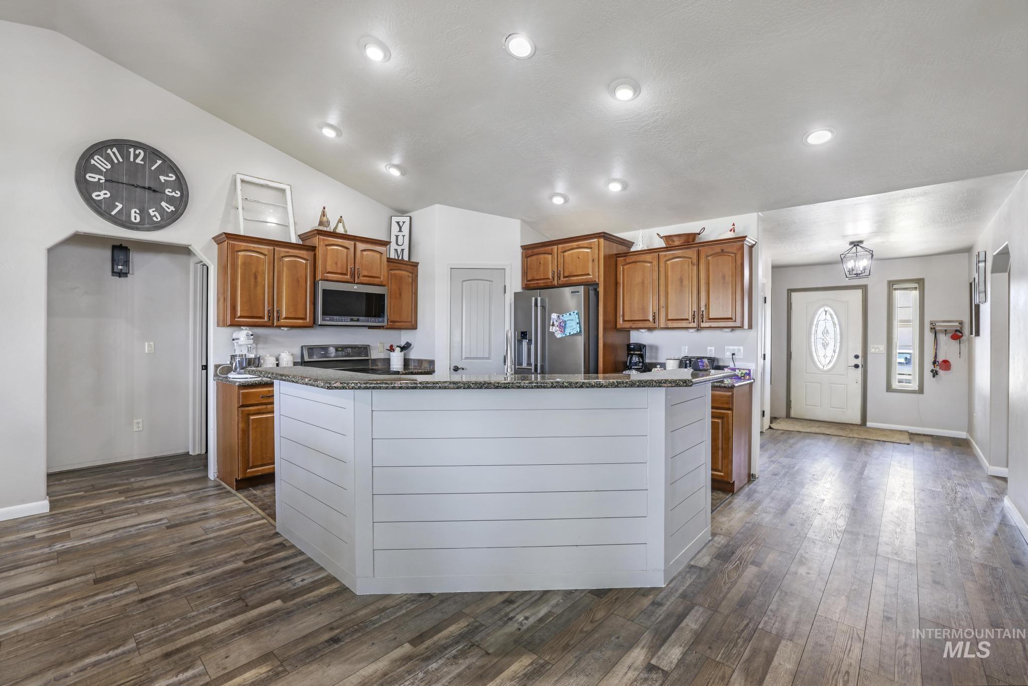 818 Pine, Filer, Idaho 83328, 3 Bedrooms, 2 Bathrooms, Residential For Sale, Price $440,000,MLS 98968584