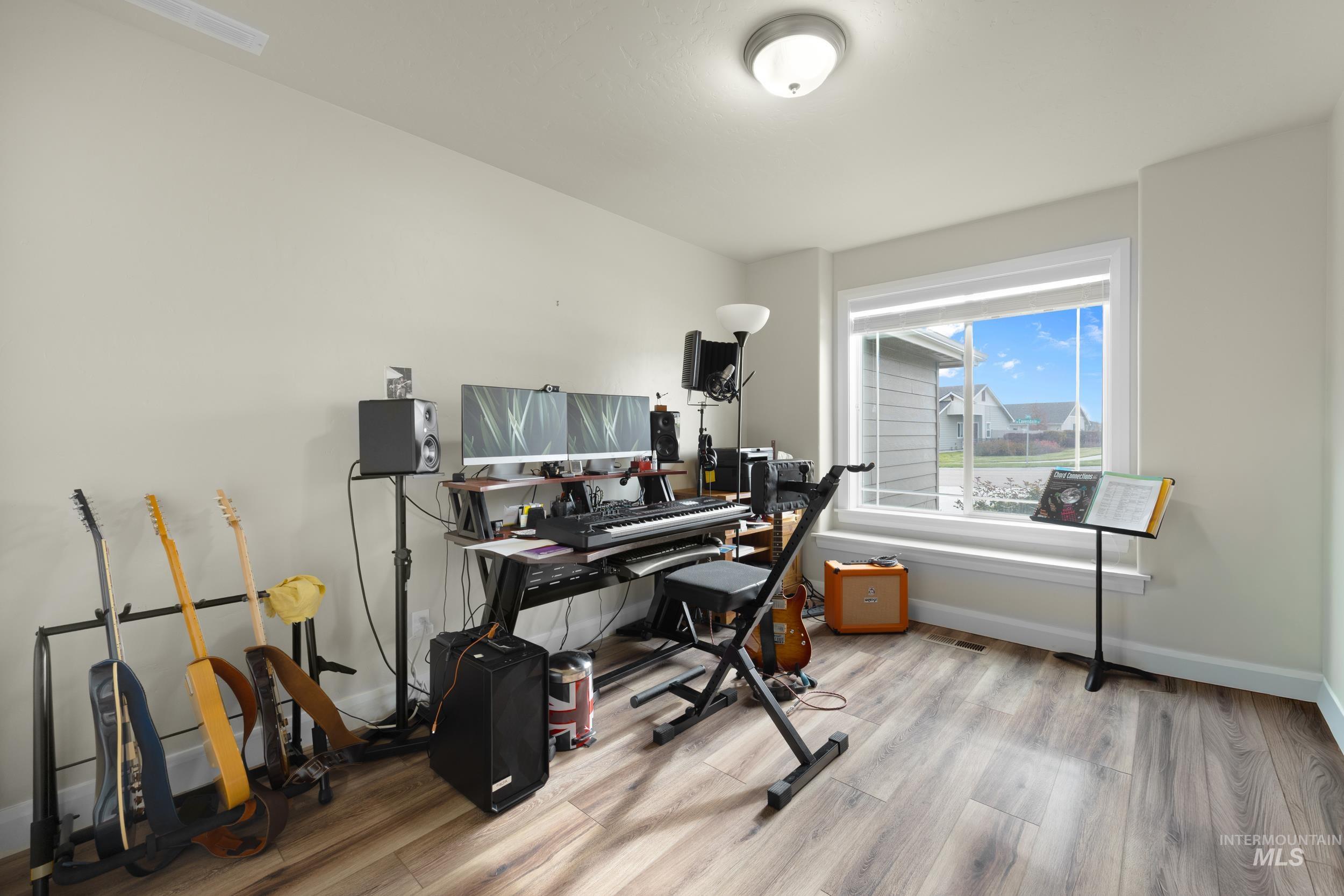 5944 W Cavendale Dr, Eagle, Idaho 83616, 3 Bedrooms, 2 Bathrooms, Residential For Sale, Price $655,000, 98968594