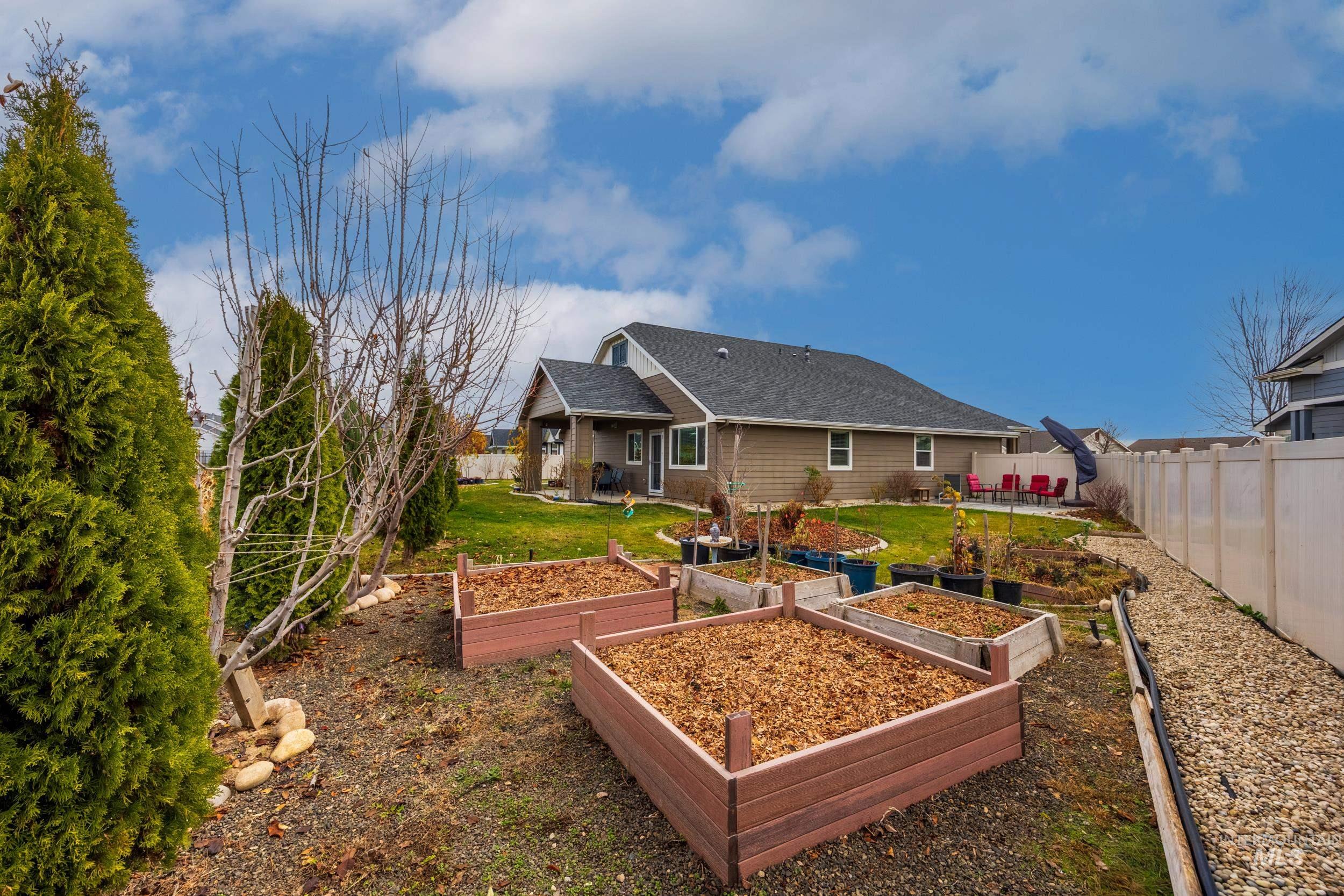 5944 W Cavendale Dr, Eagle, Idaho 83616, 3 Bedrooms, 2 Bathrooms, Residential For Sale, Price $655,000, 98968594