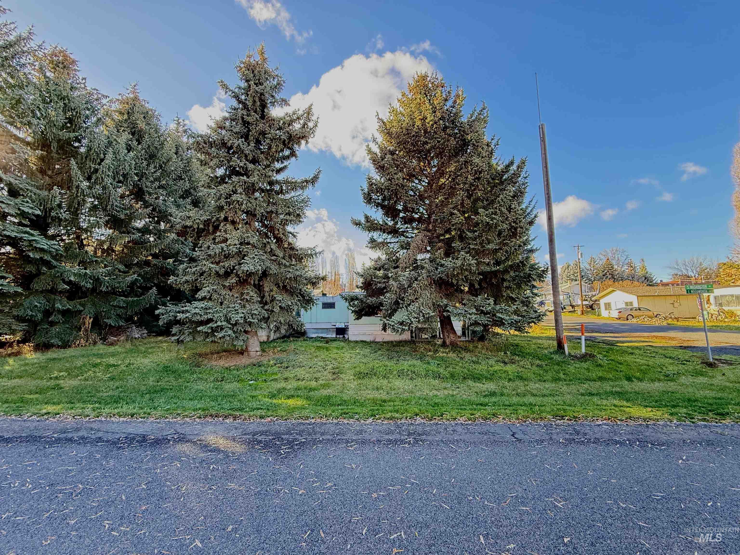 View of front of house with a front yard