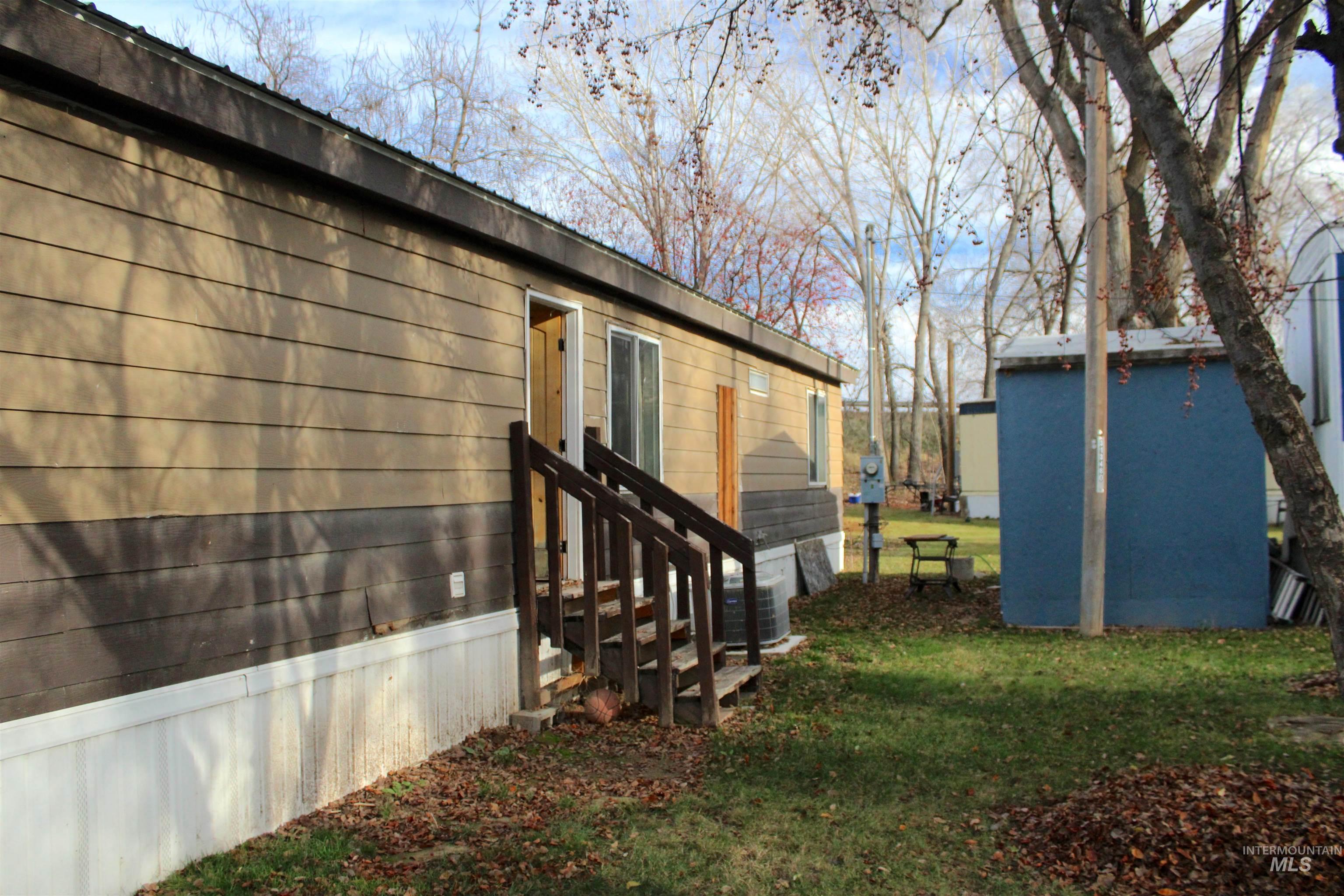 Right side with entry steps