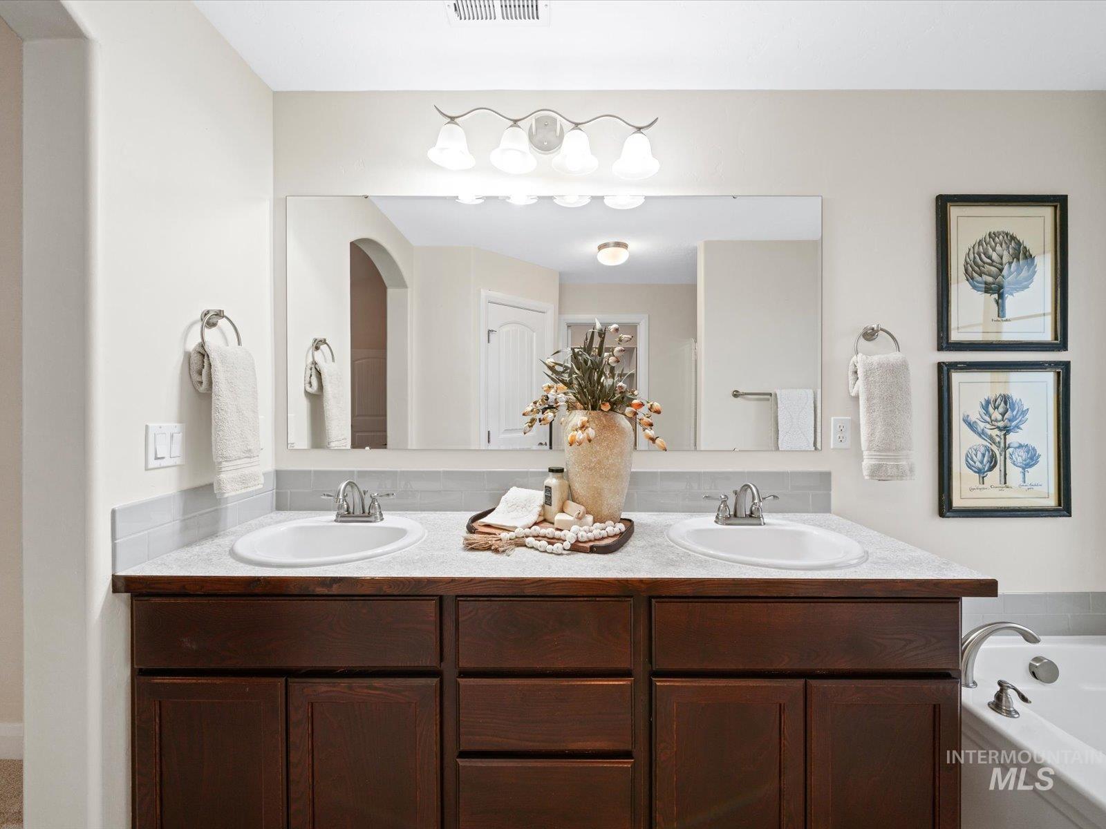 4902 W Torana St, Meridian, Idaho 83646, 4 Bedrooms, 2.5 Bathrooms, Residential For Sale, Price $549,900, 98968619