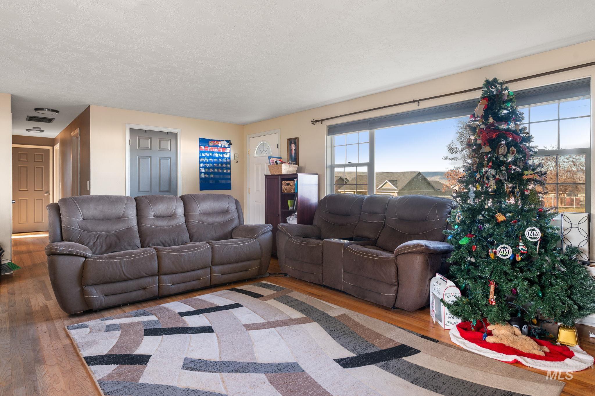 1510 Warner Avenue, Lewiston, Idaho 83501, 4 Bedrooms, 3 Bathrooms, Residential For Sale, Price $419,000, 98968620