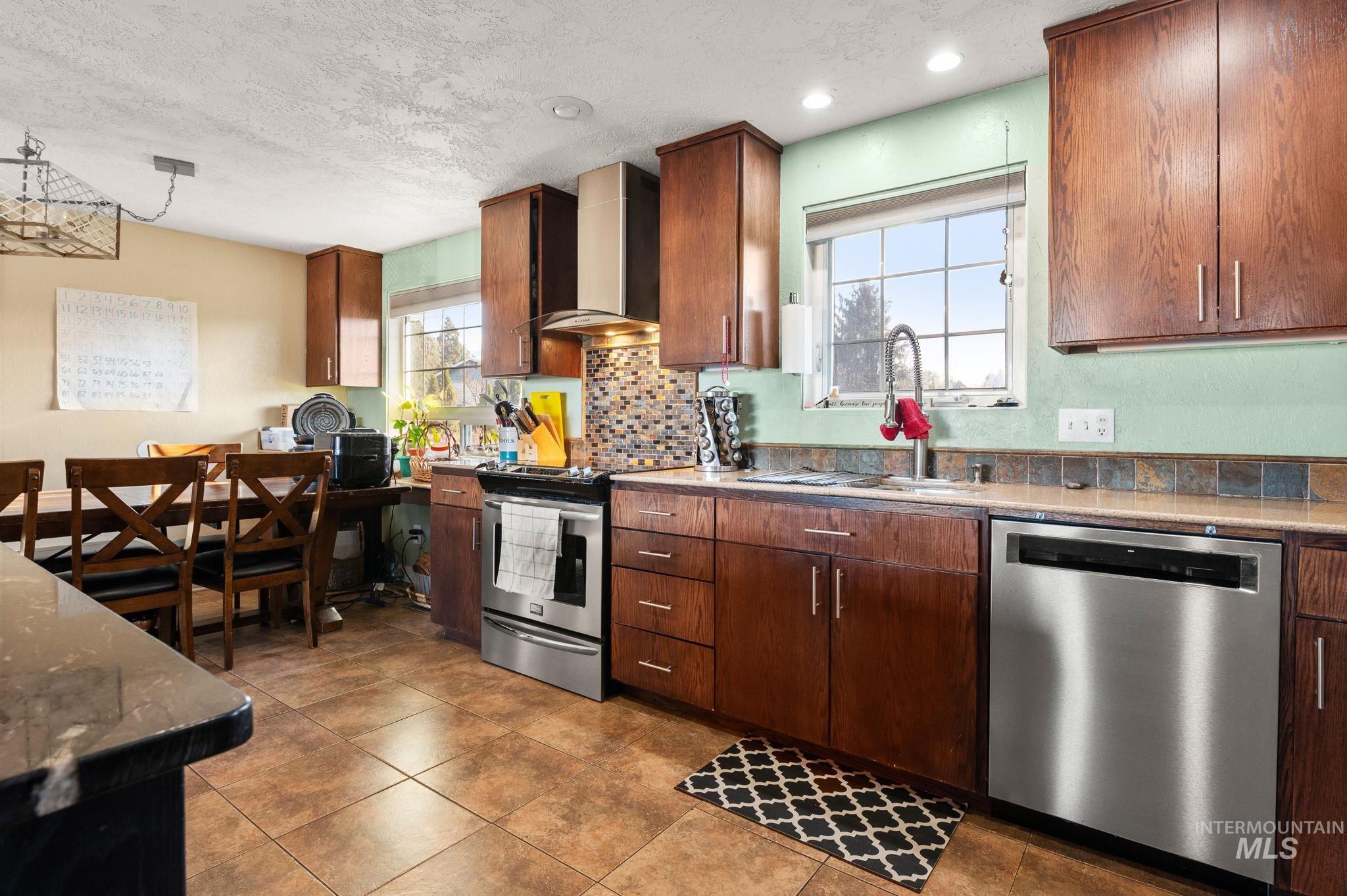 1510 Warner Avenue, Lewiston, Idaho 83501, 4 Bedrooms, 3 Bathrooms, Residential For Sale, Price $419,000, 98968620