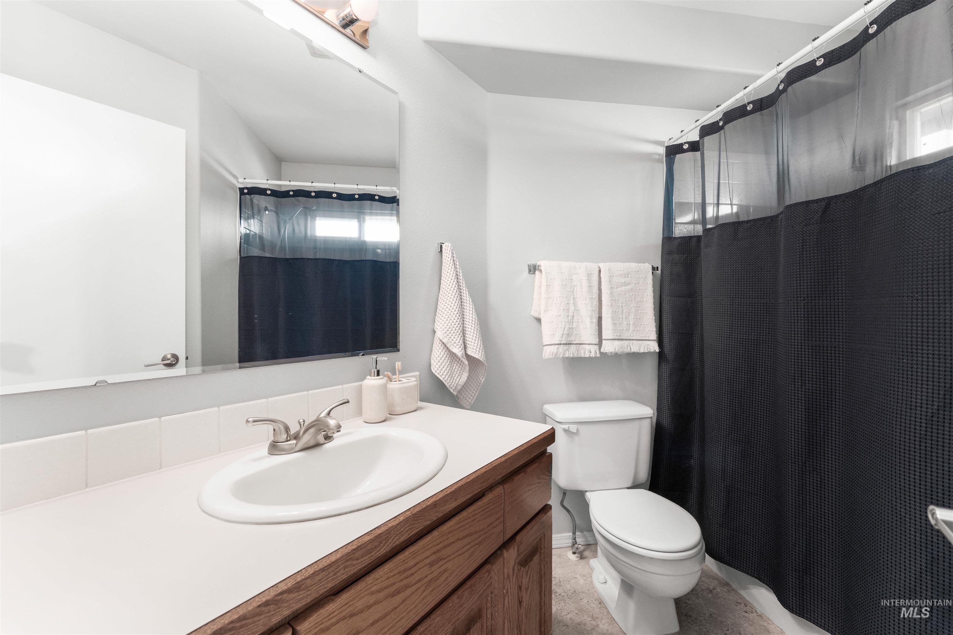 1118 N Snead Ave, Eagle, Idaho 83616, 4 Bedrooms, 3 Bathrooms, Residential For Sale, Price $614,900, 98968626