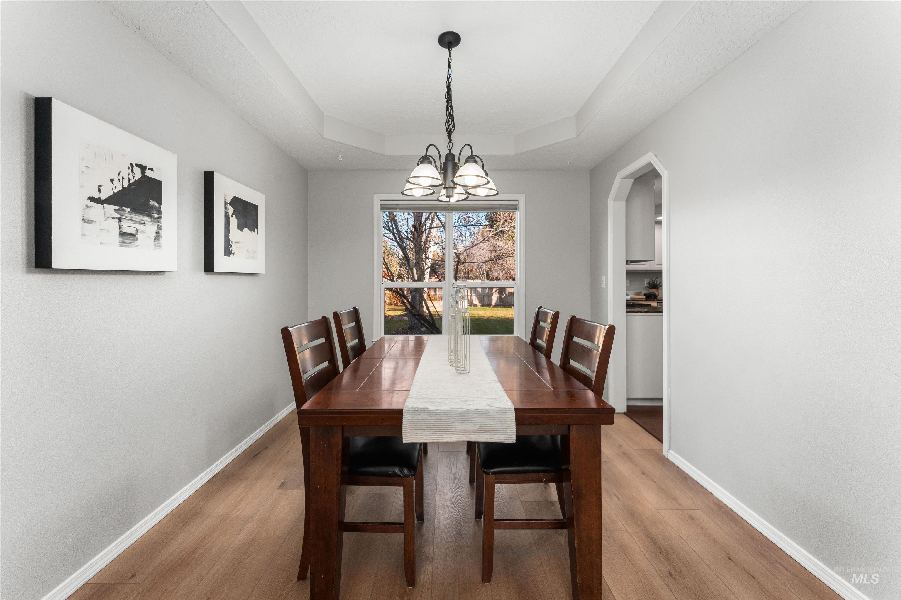 1118 N Snead Ave, Eagle, Idaho 83616, 4 Bedrooms, 3 Bathrooms, Residential For Sale, Price $614,900, 98968626