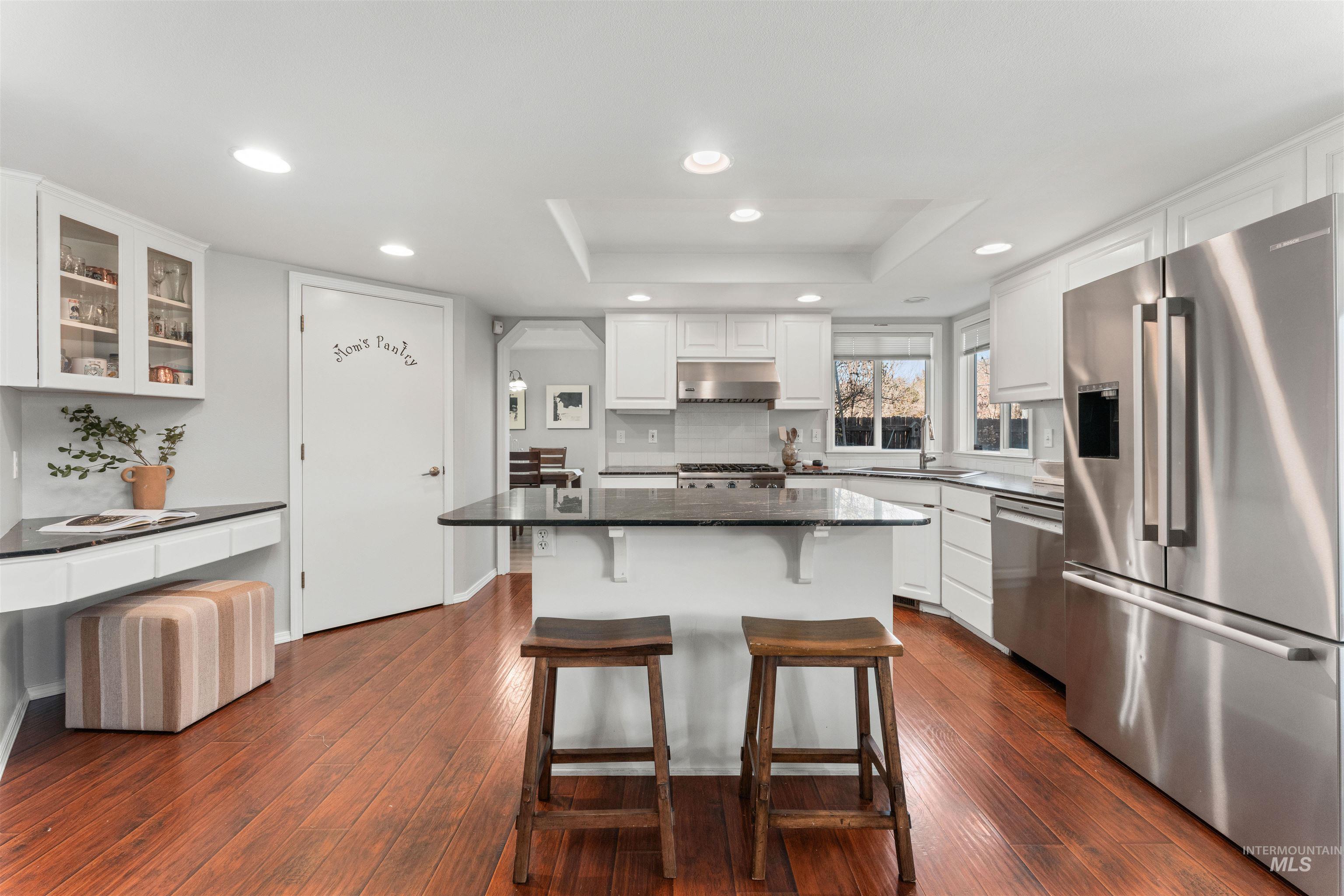 1118 N Snead Ave, Eagle, Idaho 83616, 4 Bedrooms, 3 Bathrooms, Residential For Sale, Price $614,900, 98968626