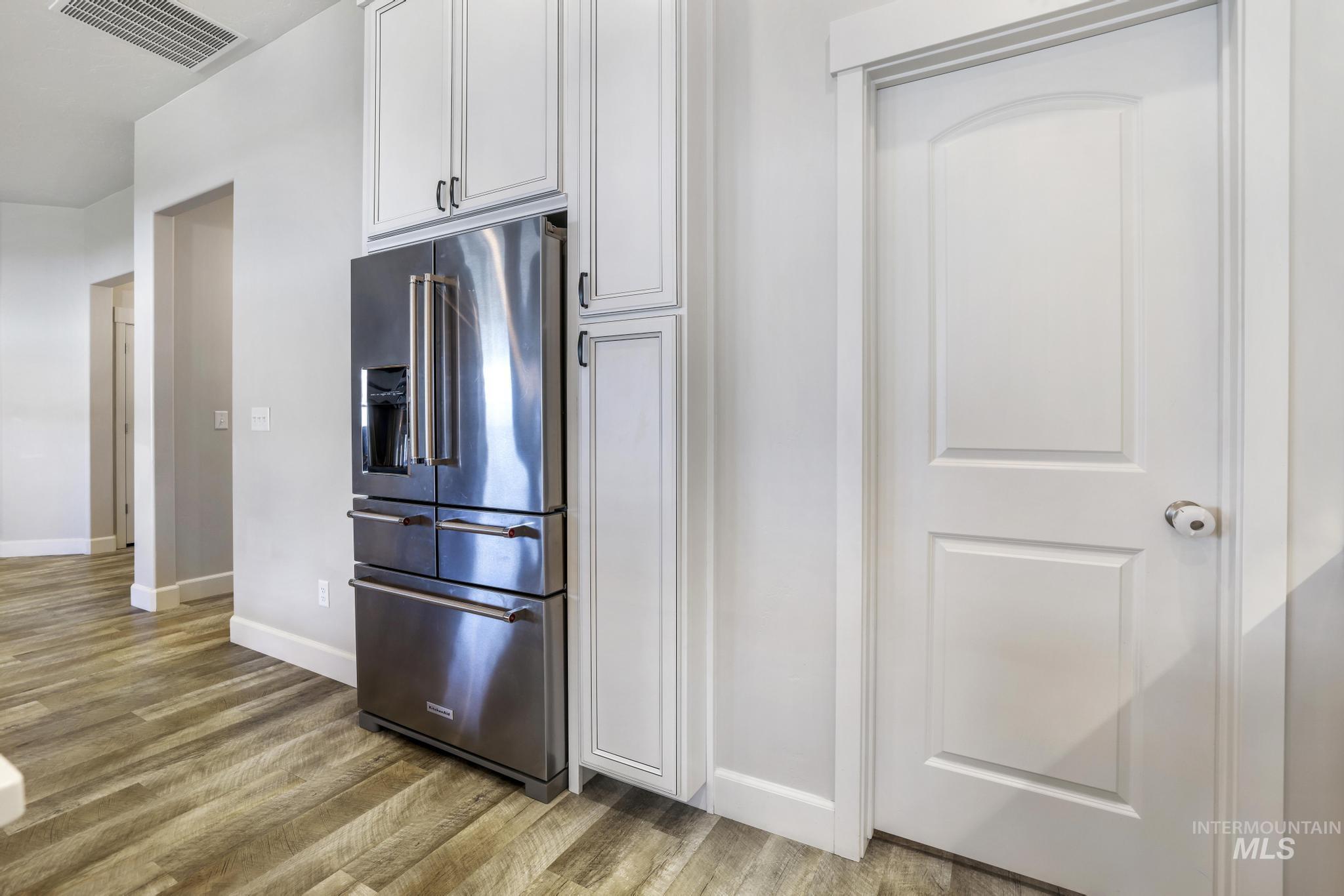 781 Midnight Sun Loop, Twin Falls, Idaho 83301, 4 Bedrooms, 2 Bathrooms, Residential For Sale, Price $550,000, 98968652