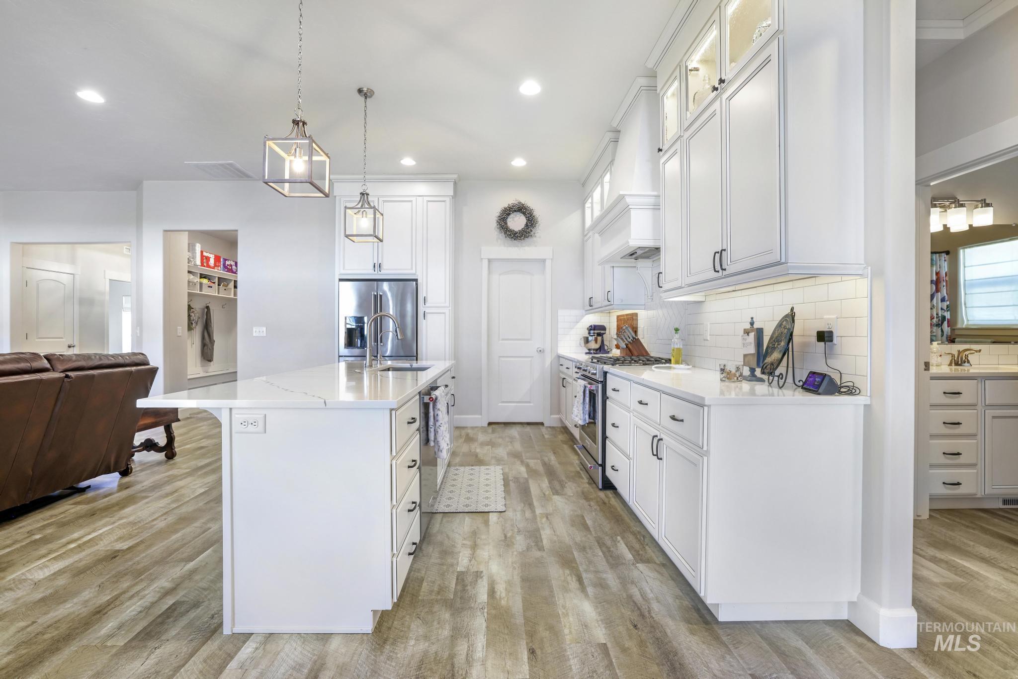 781 Midnight Sun Loop, Twin Falls, Idaho 83301, 4 Bedrooms, 2 Bathrooms, Residential For Sale, Price $550,000, 98968652