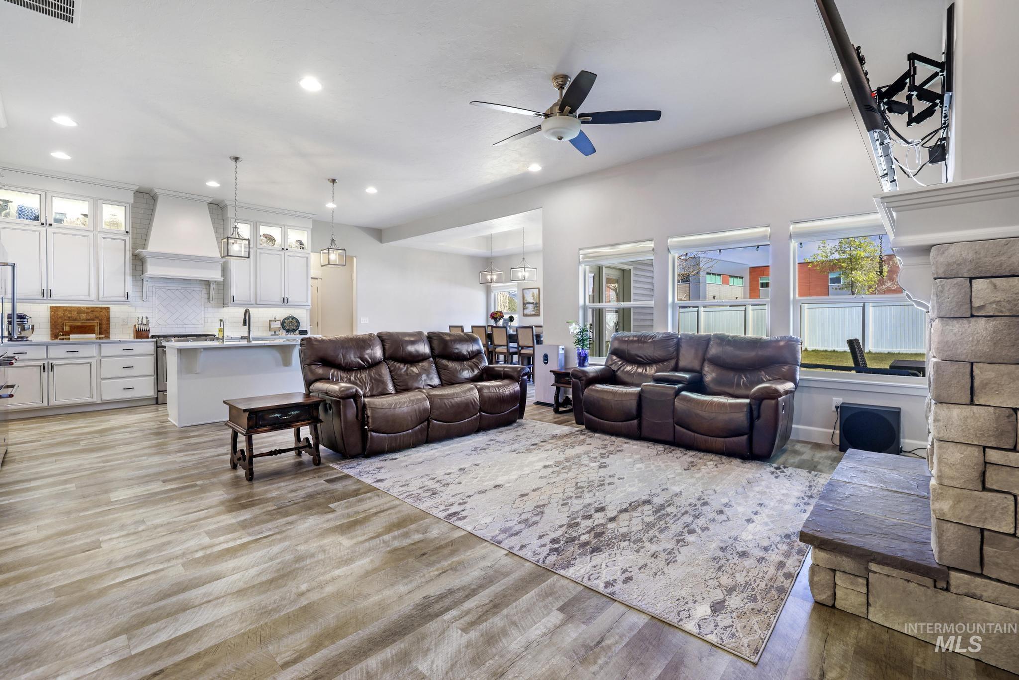 781 Midnight Sun Loop, Twin Falls, Idaho 83301, 4 Bedrooms, 2 Bathrooms, Residential For Sale, Price $550,000, 98968652