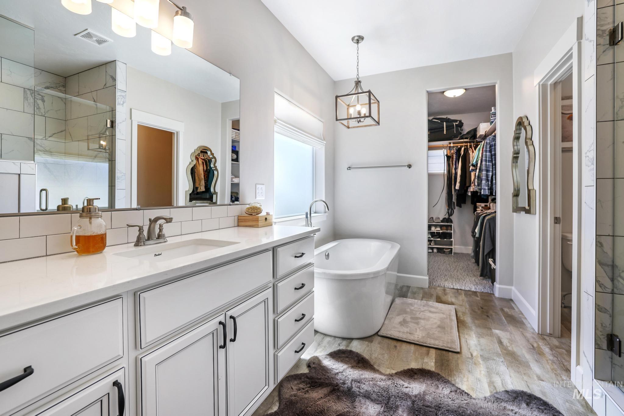 781 Midnight Sun Loop, Twin Falls, Idaho 83301, 4 Bedrooms, 2 Bathrooms, Residential For Sale, Price $550,000, 98968652