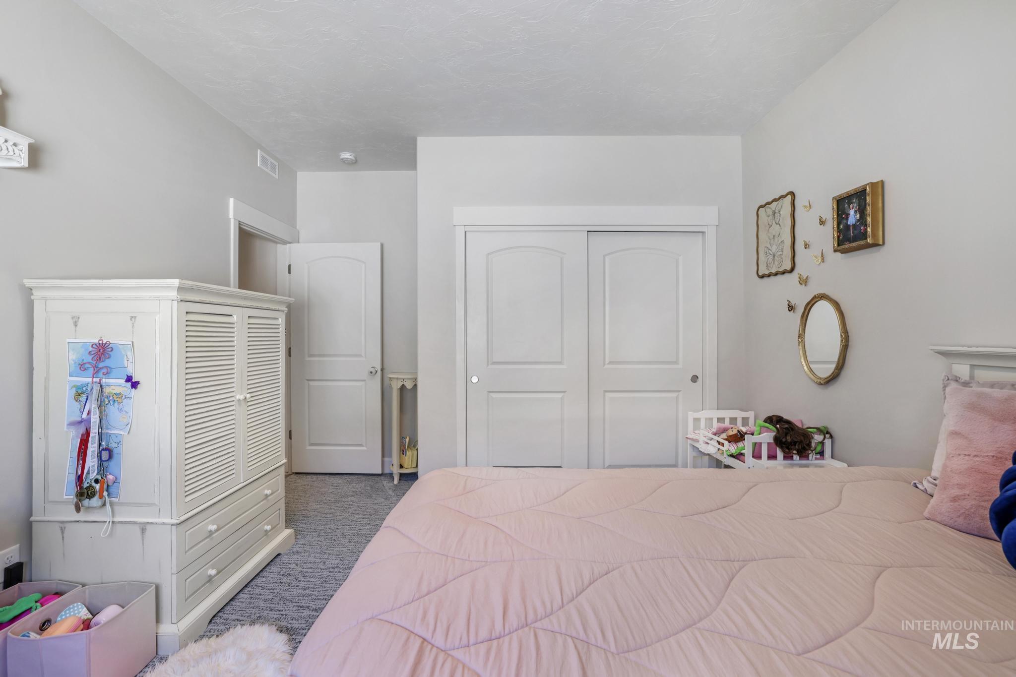 781 Midnight Sun Loop, Twin Falls, Idaho 83301, 4 Bedrooms, 2 Bathrooms, Residential For Sale, Price $550,000, 98968652