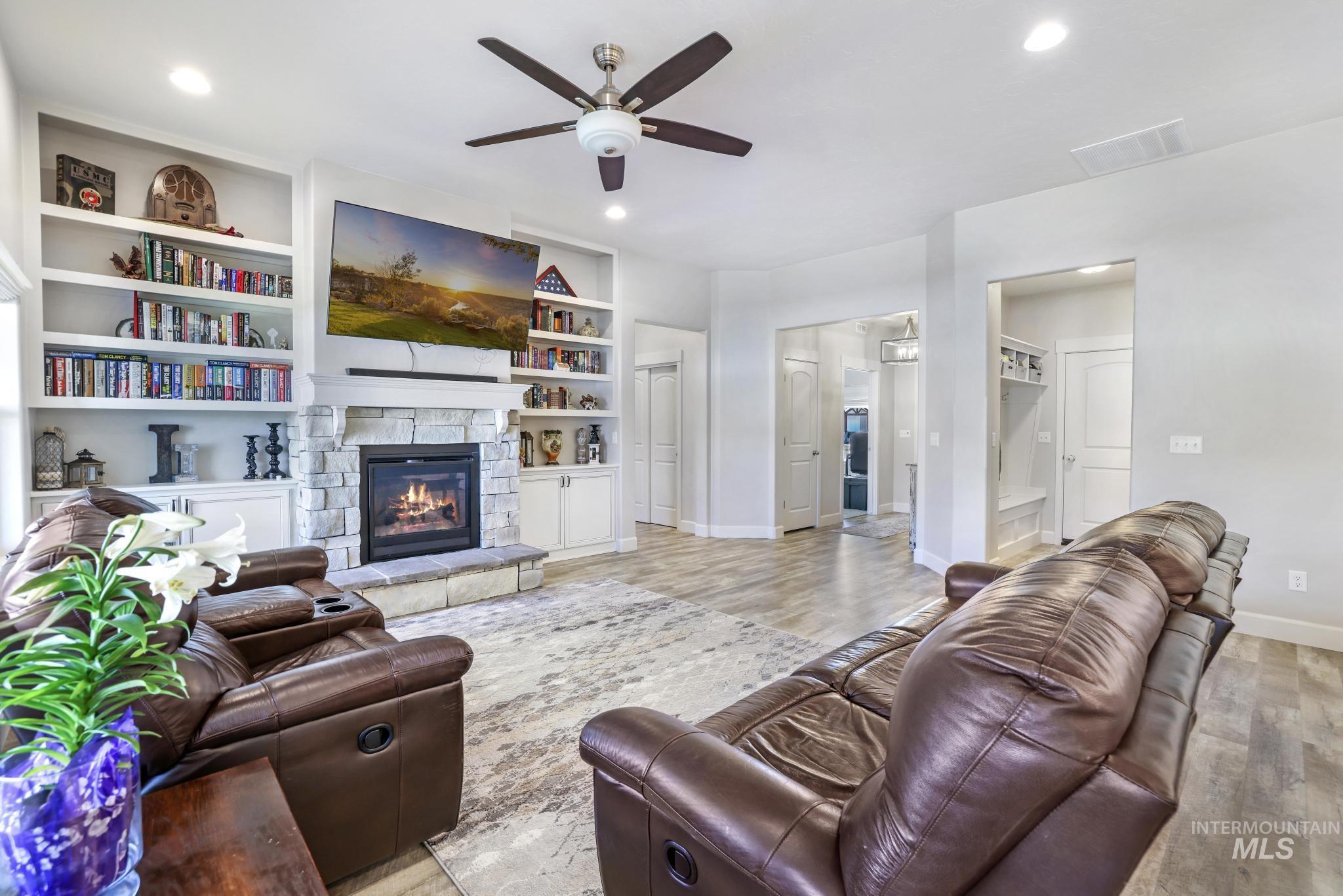 781 Midnight Sun Loop, Twin Falls, Idaho 83301, 4 Bedrooms, 2 Bathrooms, Residential For Sale, Price $550,000, 98968652