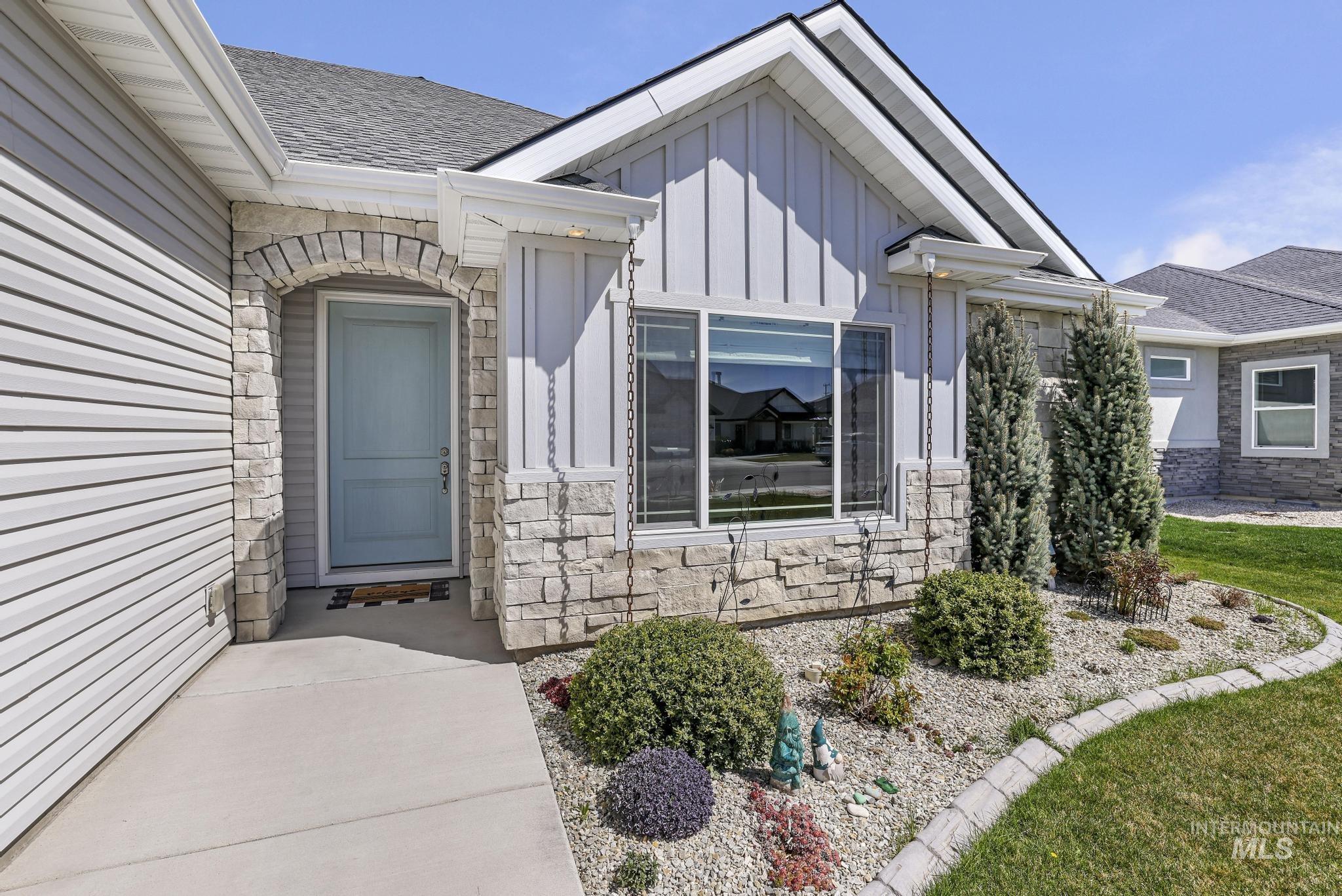 781 Midnight Sun Loop, Twin Falls, Idaho 83301, 4 Bedrooms, 2 Bathrooms, Residential For Sale, Price $550,000, 98968652