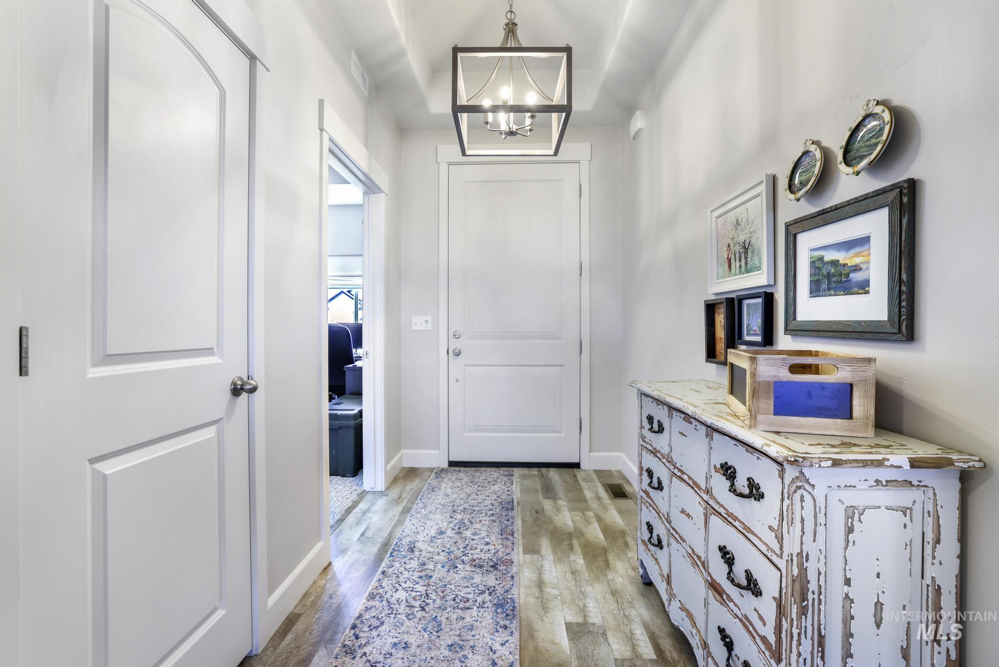 781 Midnight Sun Loop, Twin Falls, Idaho 83301, 4 Bedrooms, 2 Bathrooms, Residential For Sale, Price $550,000, 98968652