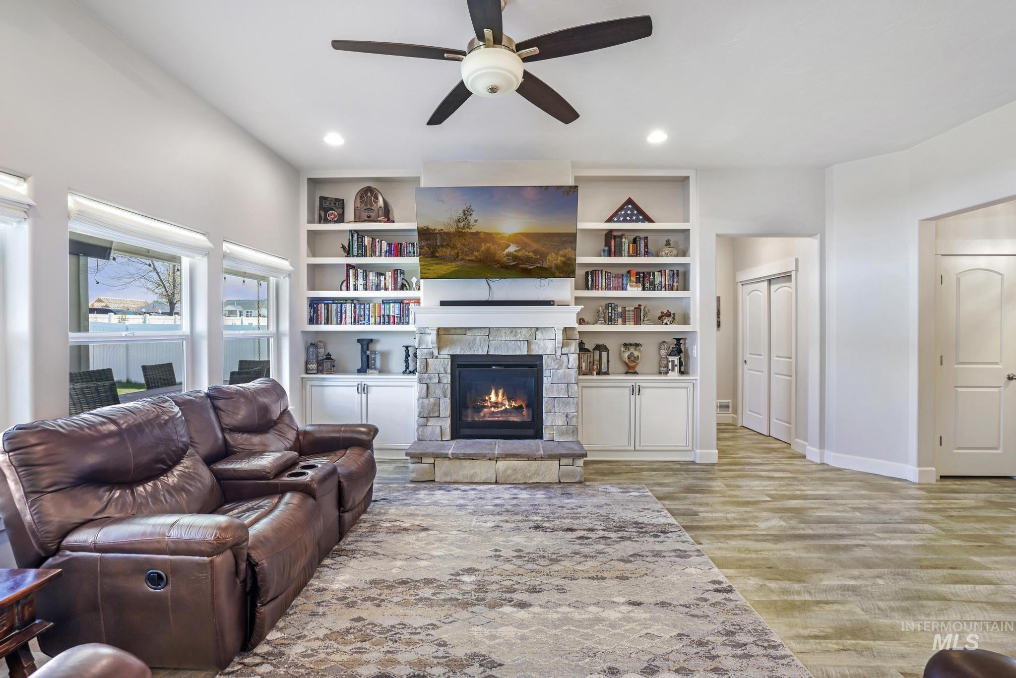 781 Midnight Sun Loop, Twin Falls, Idaho 83301, 4 Bedrooms, 2 Bathrooms, Residential For Sale, Price $550,000, 98968652