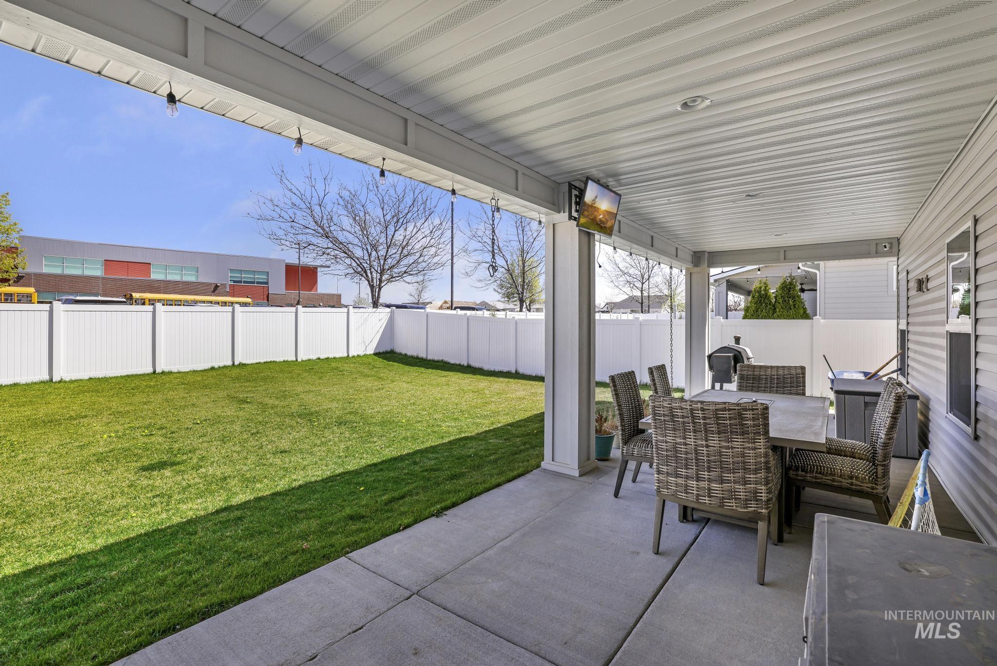 781 Midnight Sun Loop, Twin Falls, Idaho 83301, 4 Bedrooms, 2 Bathrooms, Residential For Sale, Price $550,000, 98968652