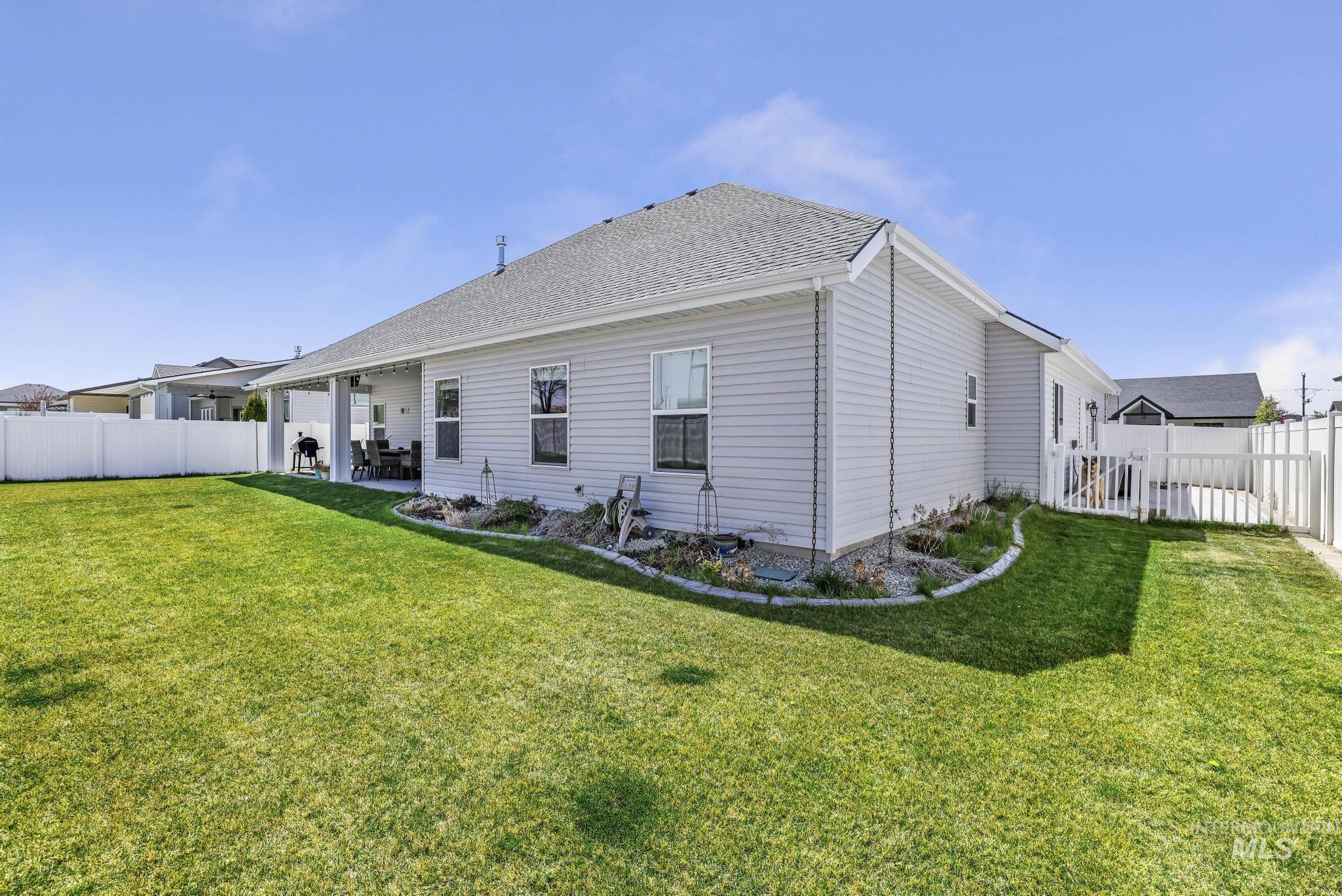 781 Midnight Sun Loop, Twin Falls, Idaho 83301, 4 Bedrooms, 2 Bathrooms, Residential For Sale, Price $550,000, 98968652