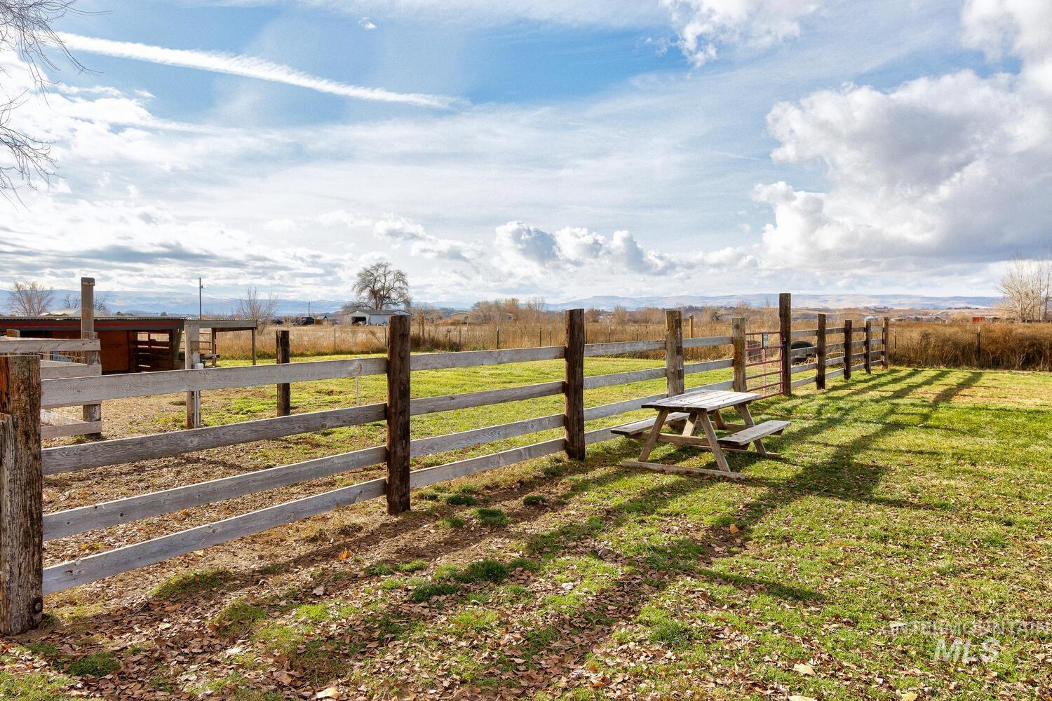 18725 Fargo Rd, Wilder, Idaho 83676, 3 Bedrooms, 2 Bathrooms, Residential For Sale, Price $404,990, 98968660