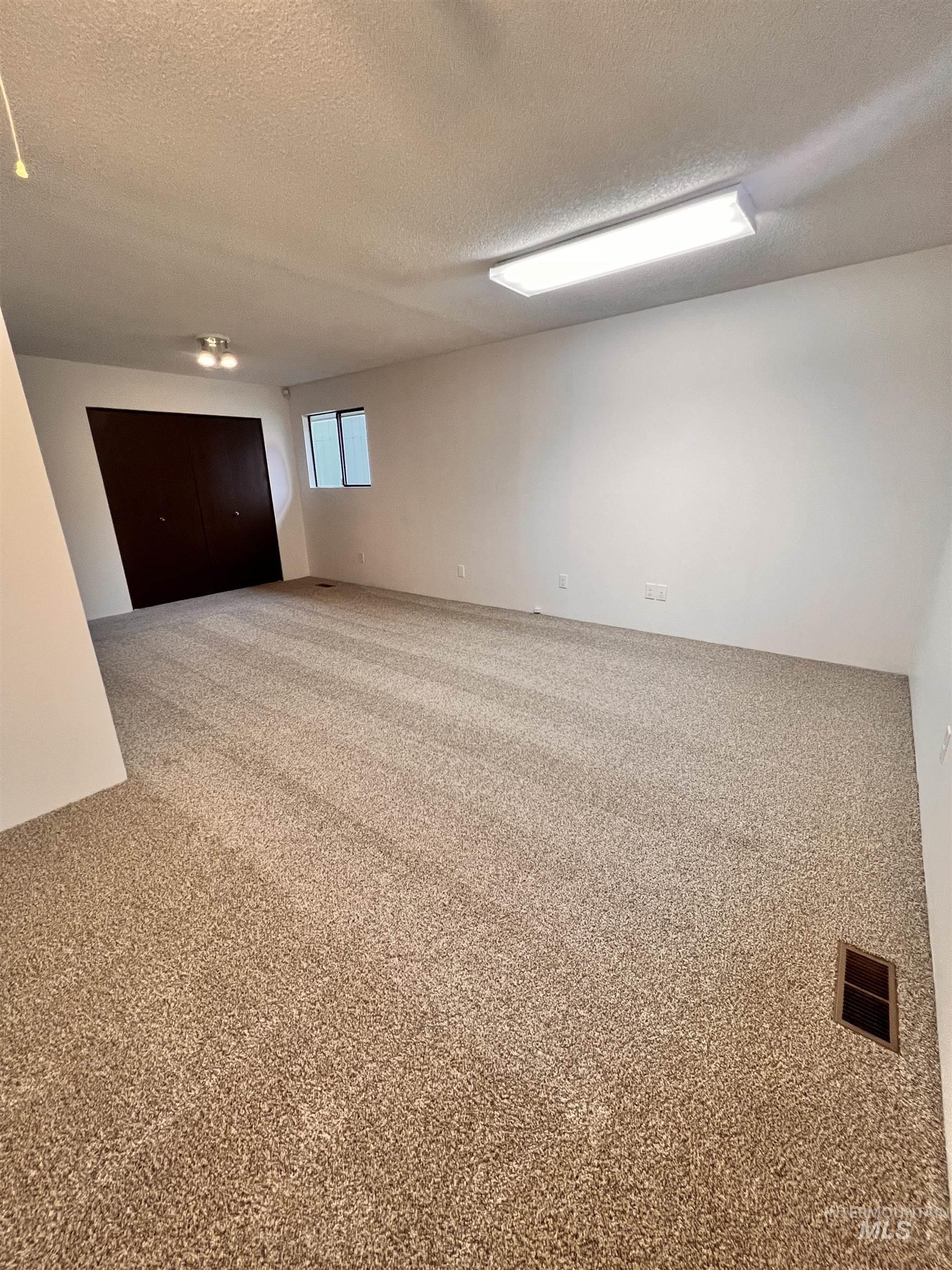 2412 Robert Ave, Caldwell, Idaho 83605, 3 Bedrooms, 2 Bathrooms, Residential For Sale, Price $325,000, 98968668