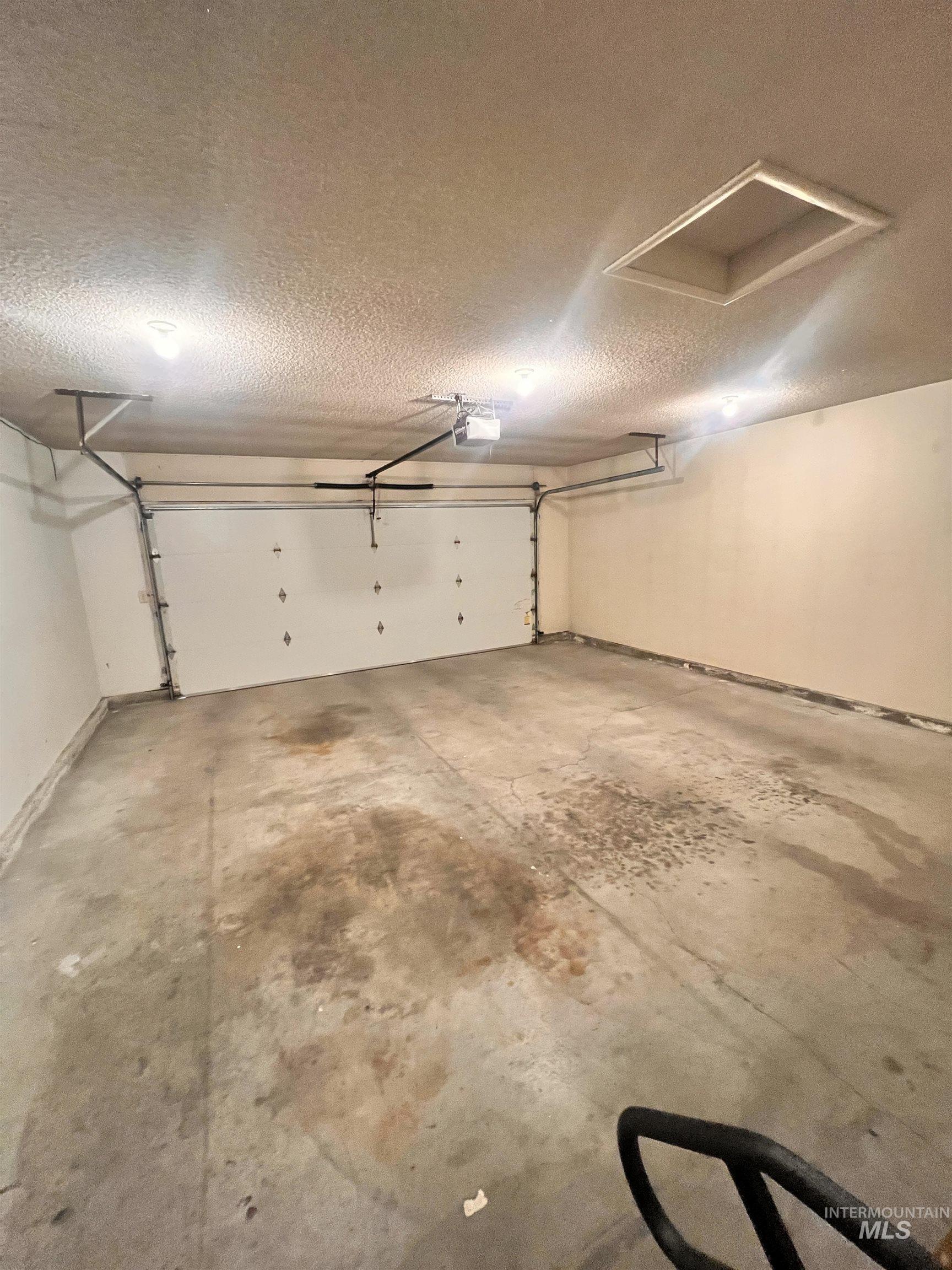 2412 Robert Ave, Caldwell, Idaho 83605, 3 Bedrooms, 2 Bathrooms, Residential For Sale, Price $325,000, 98968668