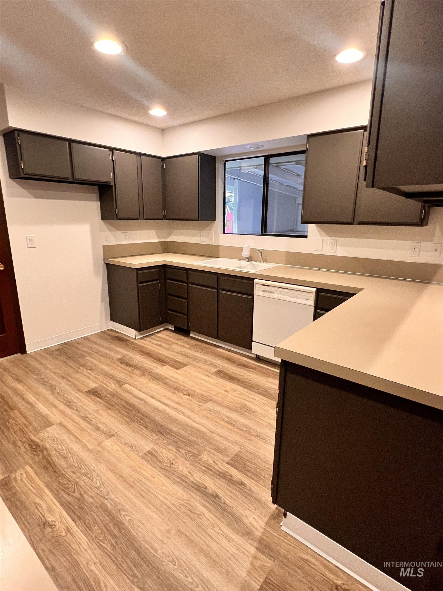 2412 Robert Ave, Caldwell, Idaho 83605, 3 Bedrooms, 2 Bathrooms, Residential For Sale, Price $325,000, 98968668