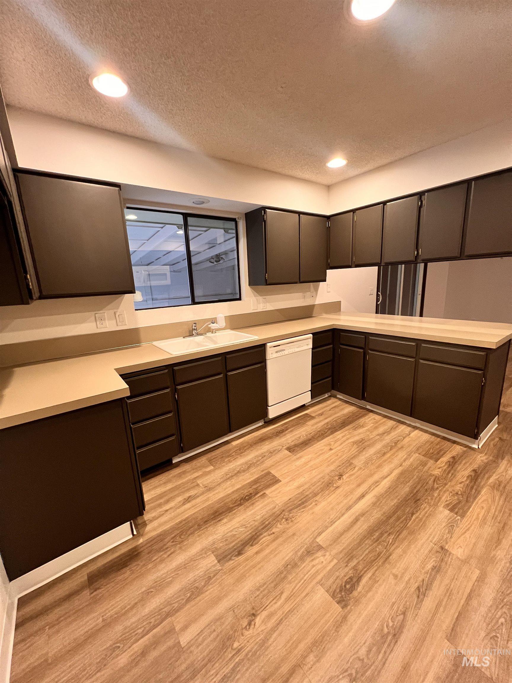 2412 Robert Ave, Caldwell, Idaho 83605, 3 Bedrooms, 2 Bathrooms, Residential For Sale, Price $325,000, 98968668