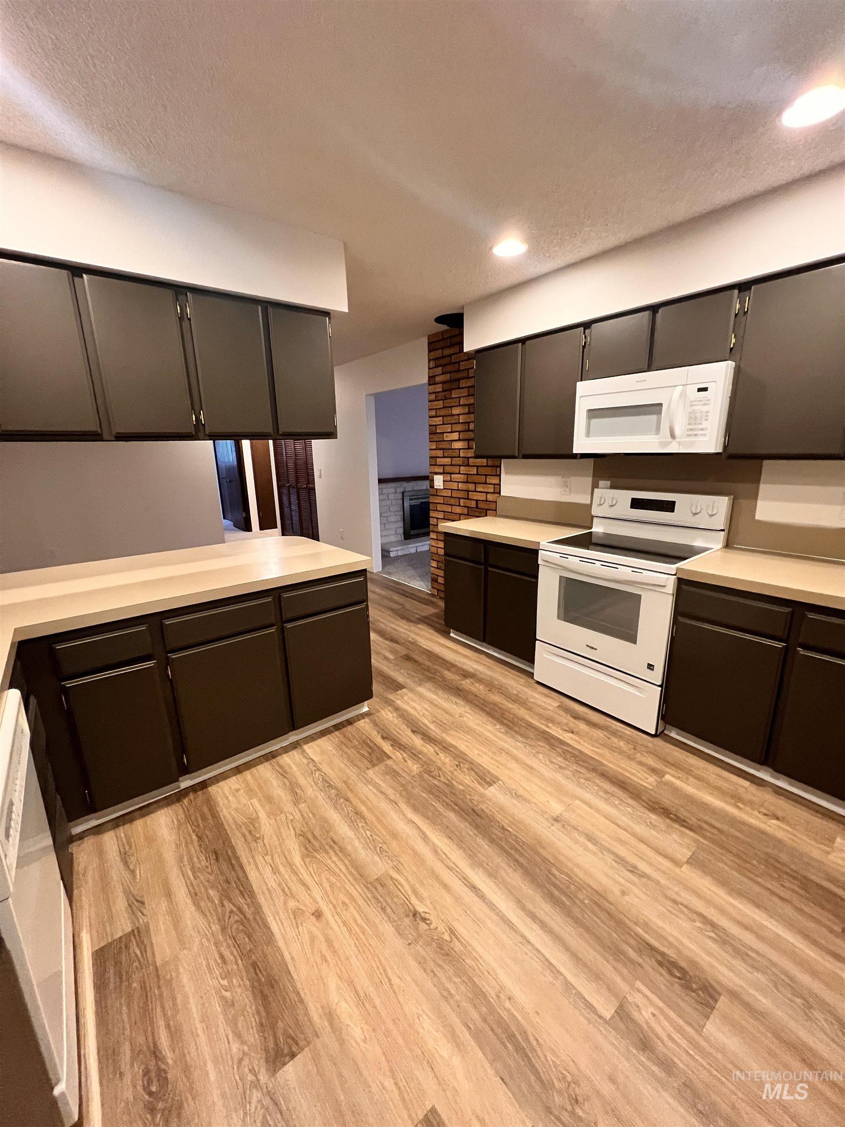 2412 Robert Ave, Caldwell, Idaho 83605, 3 Bedrooms, 2 Bathrooms, Residential For Sale, Price $325,000, 98968668