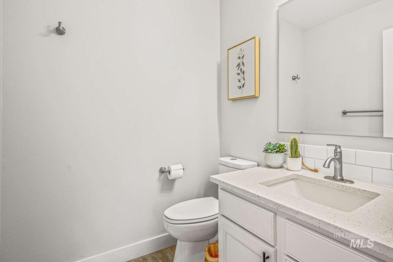 1591 Vinifera, Kuna, Idaho 83634, 6 Bedrooms, 2.5 Bathrooms, Residential For Sale, Price $585,000, 98968674