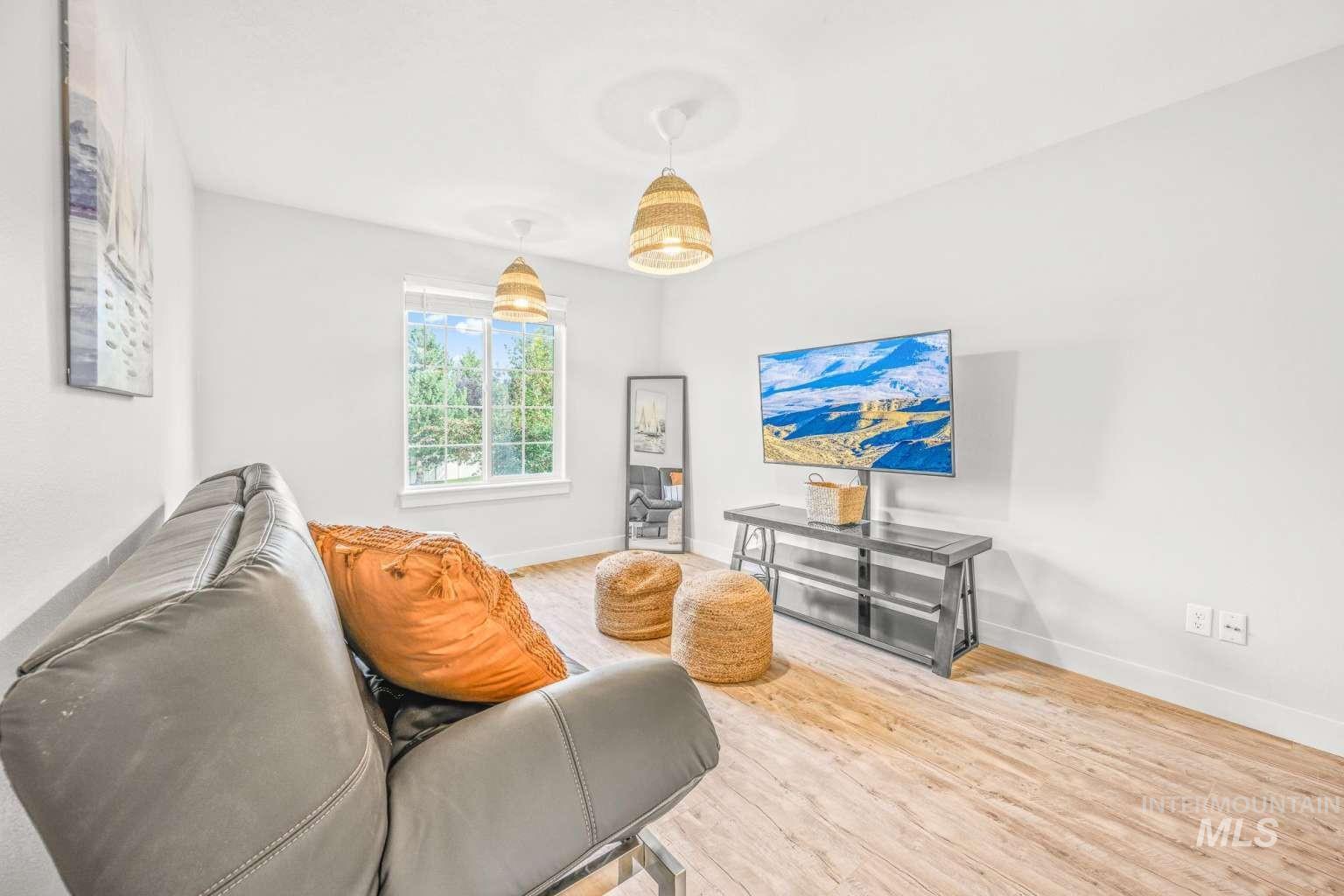 1591 Vinifera, Kuna, Idaho 83634, 6 Bedrooms, 2.5 Bathrooms, Residential For Sale, Price $585,000, 98968674