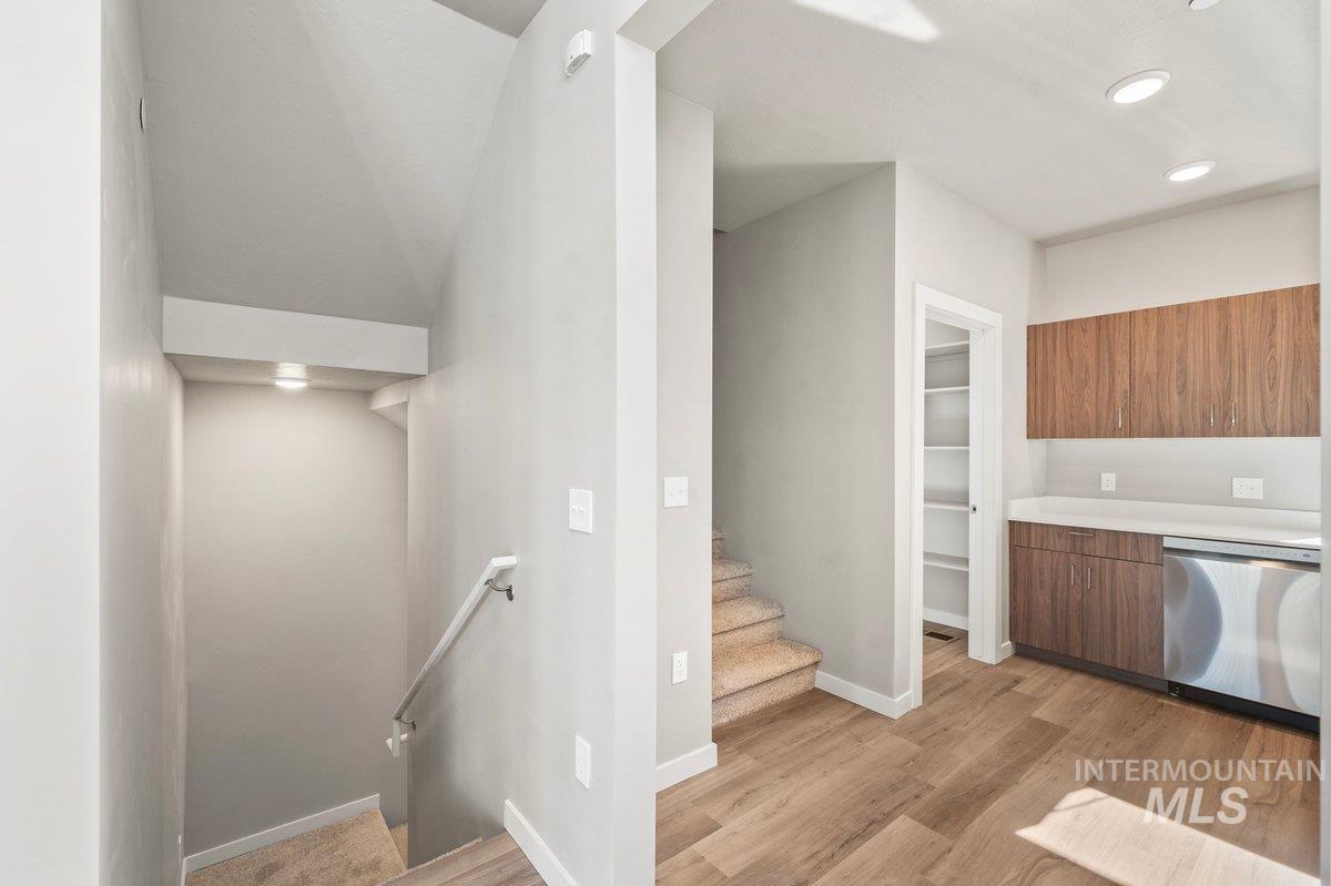 2801 W Palouse St, Boise, Idaho 83705, 3 Bedrooms, 2.5 Bathrooms, Residential For Sale, Price $474,999, 98968679