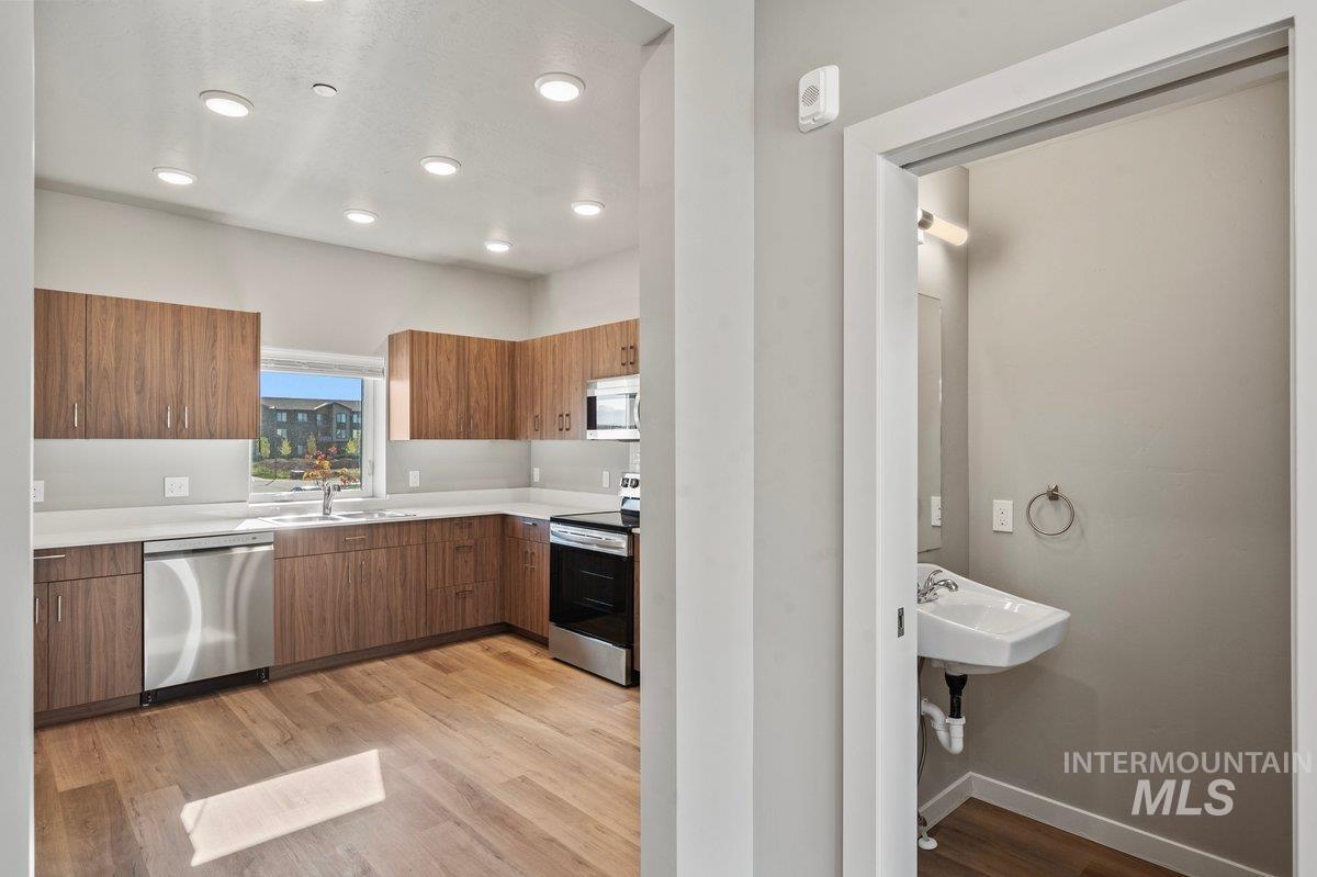 2801 W Palouse St, Boise, Idaho 83705, 3 Bedrooms, 2.5 Bathrooms, Residential For Sale, Price $474,999, 98968679