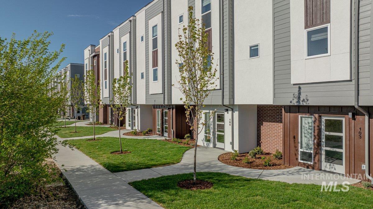 2801 W Palouse St, Boise, Idaho 83705, 3 Bedrooms, 2.5 Bathrooms, Residential For Sale, Price $474,999, 98968679