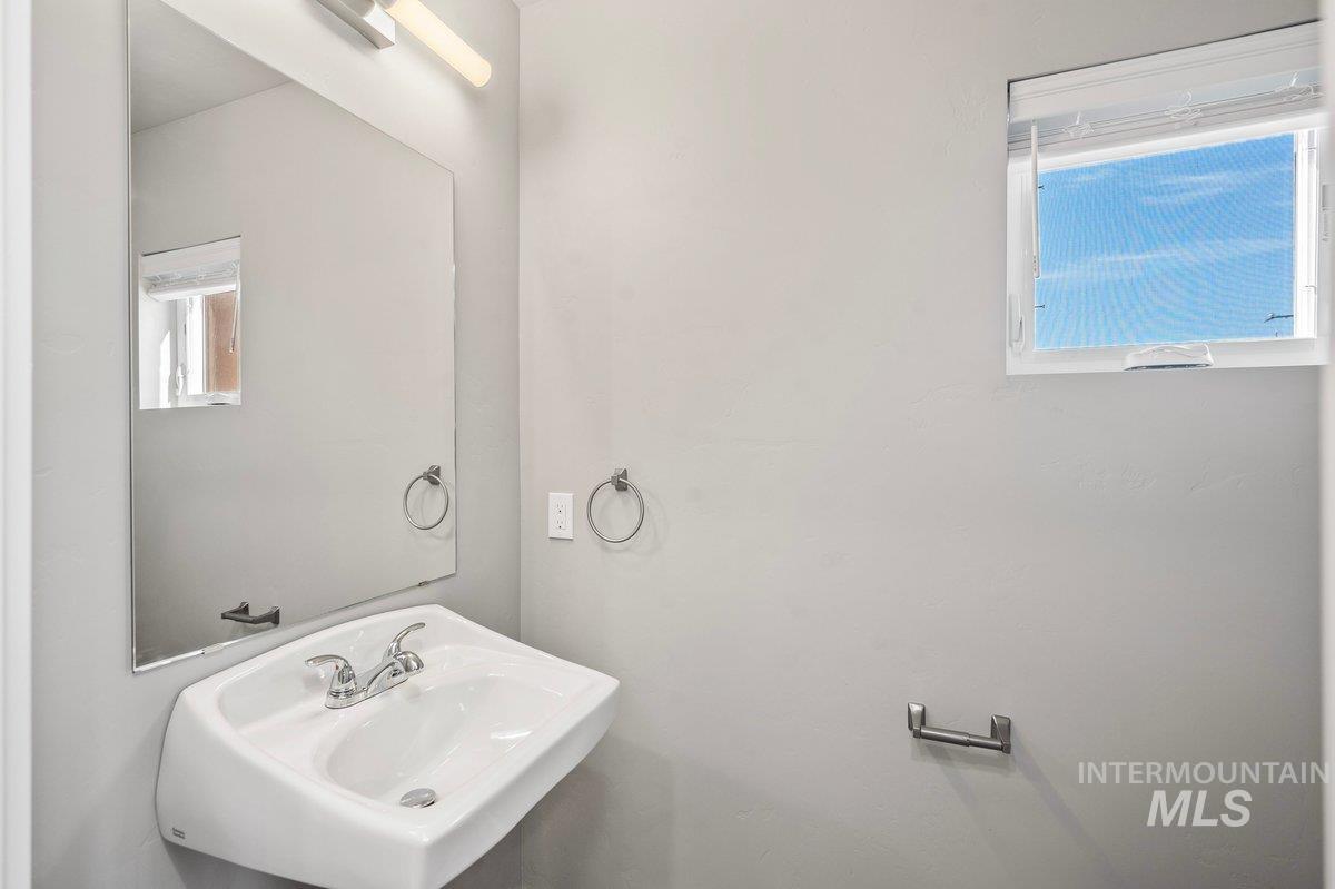 2773 W Palouse St, Boise, Idaho 83705, 3 Bedrooms, 2 Bathrooms, Residential For Sale, Price $459,999, 98968680