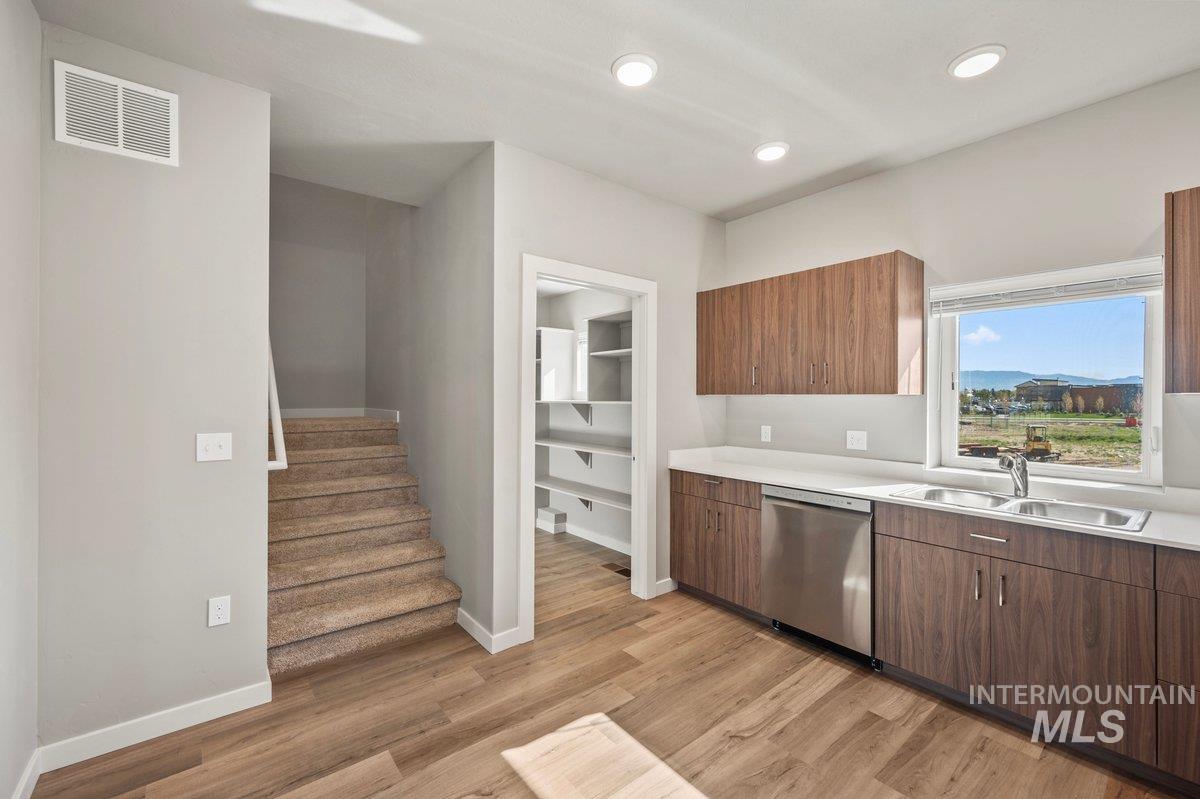 2773 W Palouse St, Boise, Idaho 83705, 3 Bedrooms, 2 Bathrooms, Residential For Sale, Price $459,999, 98968680