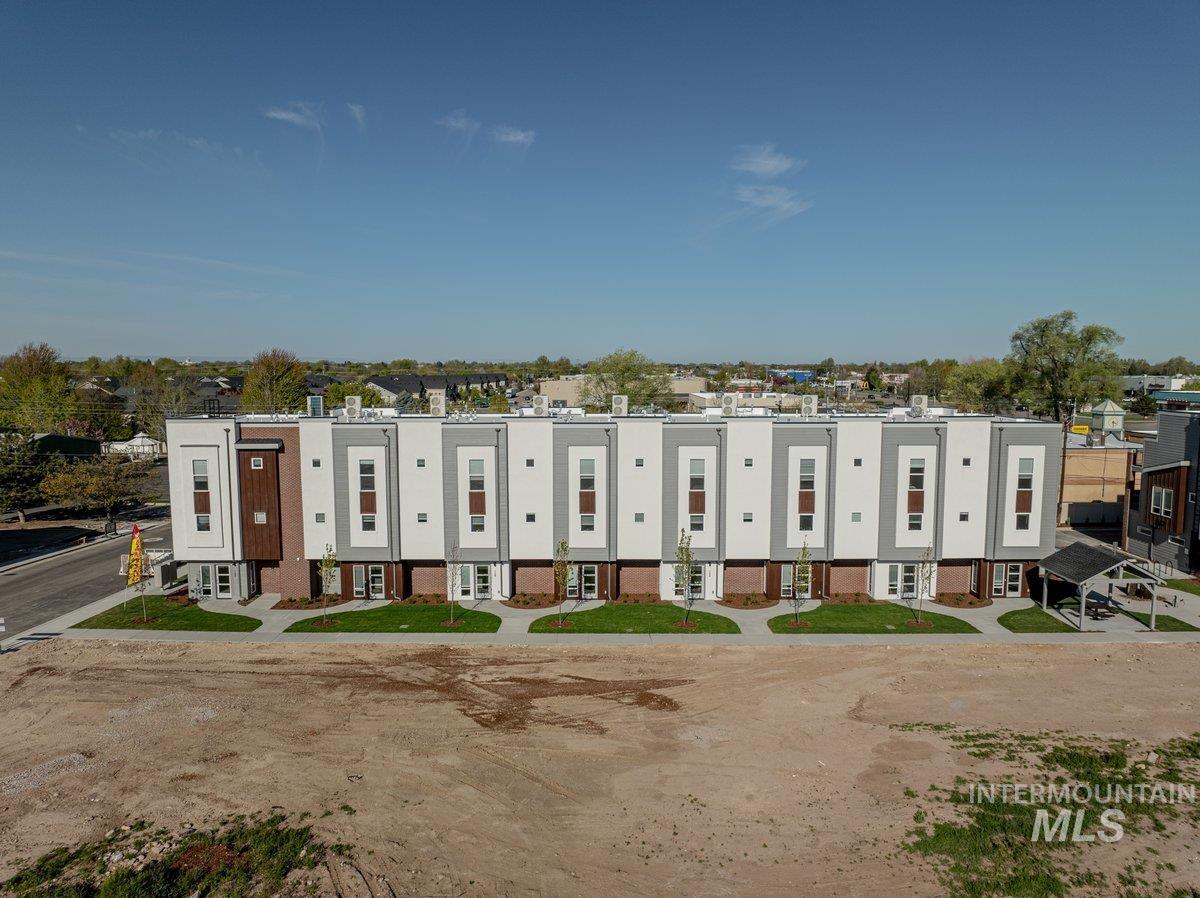 2773 W Palouse St, Boise, Idaho 83705, 3 Bedrooms, 2 Bathrooms, Residential For Sale, Price $459,999, 98968680