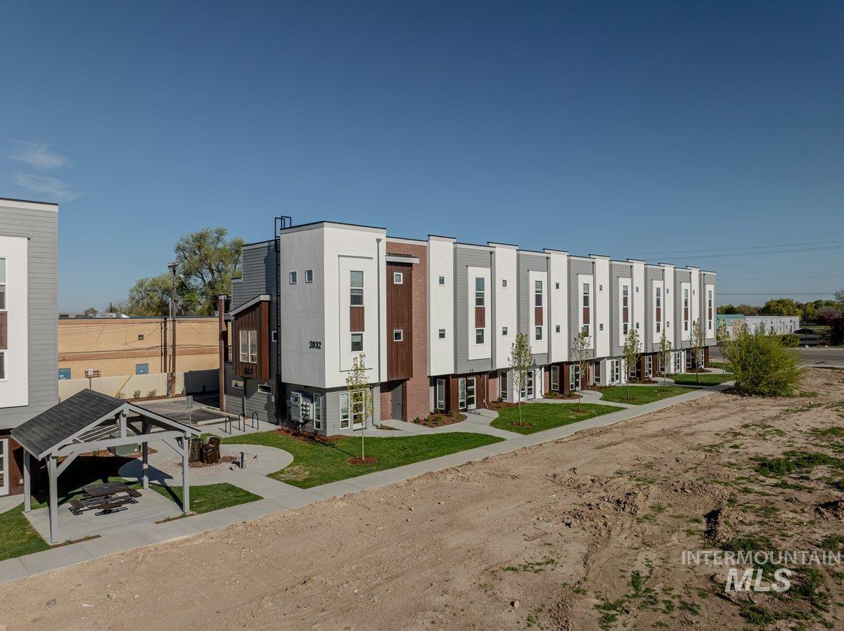 2773 W Palouse St, Boise, Idaho 83705, 3 Bedrooms, 2 Bathrooms, Residential For Sale, Price $459,999, 98968680