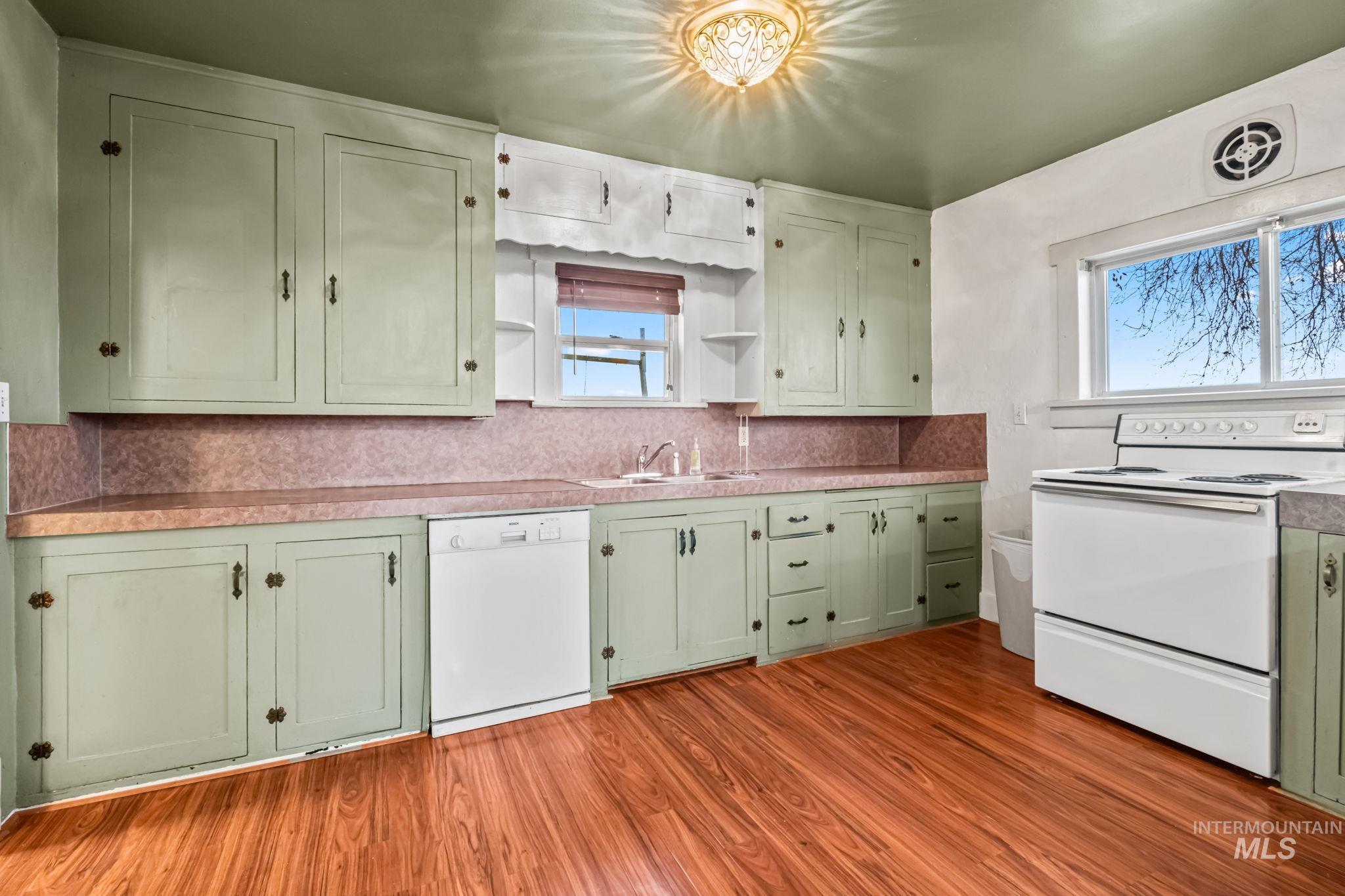 10065 Deer Flat Rd, Nampa, Idaho 83686, 4 Bedrooms, 2 Bathrooms, Residential For Sale, Price $589,900, 98968683