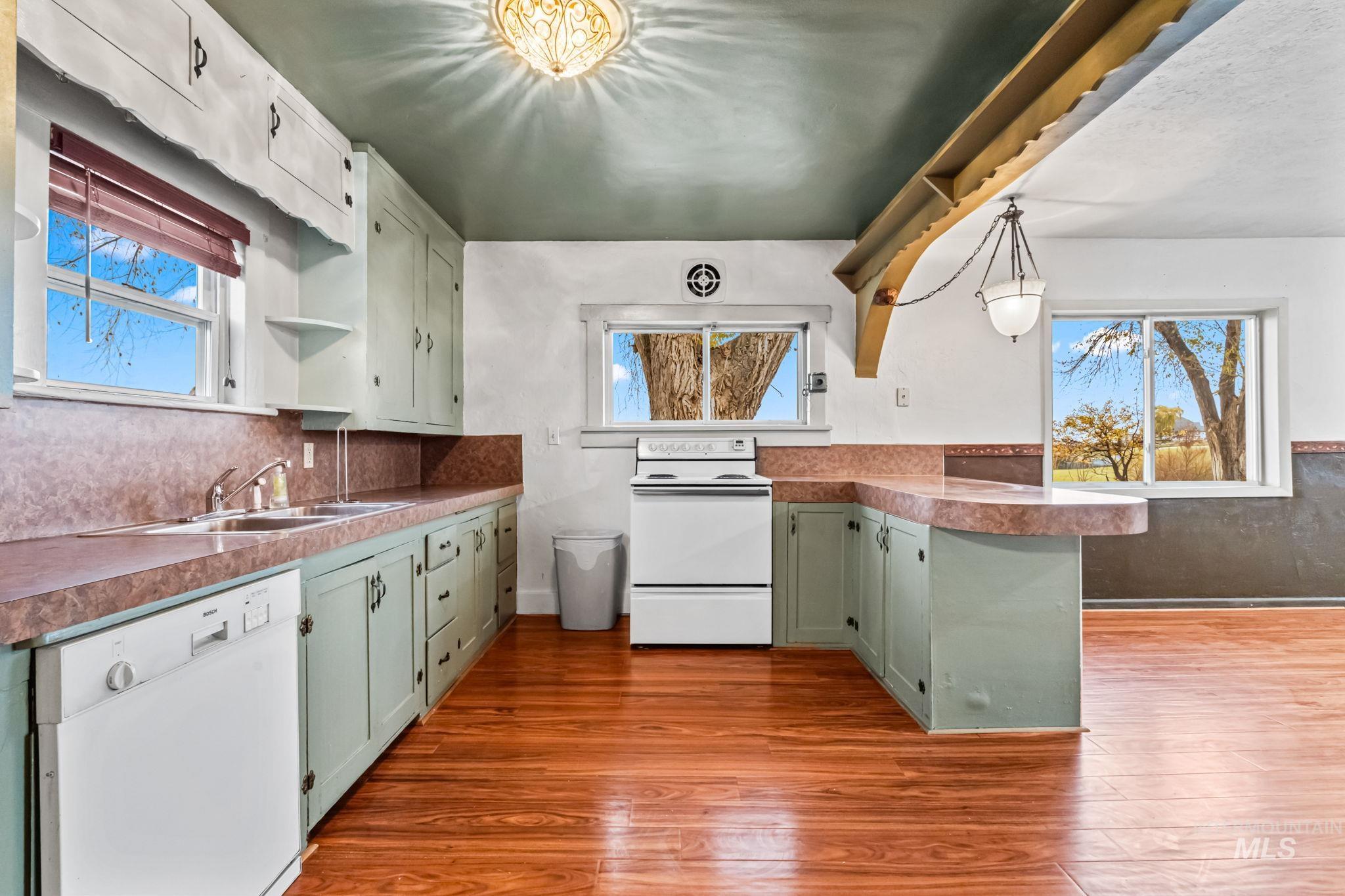 10065 Deer Flat Rd, Nampa, Idaho 83686, 4 Bedrooms, 2 Bathrooms, Residential For Sale, Price $589,900, 98968683