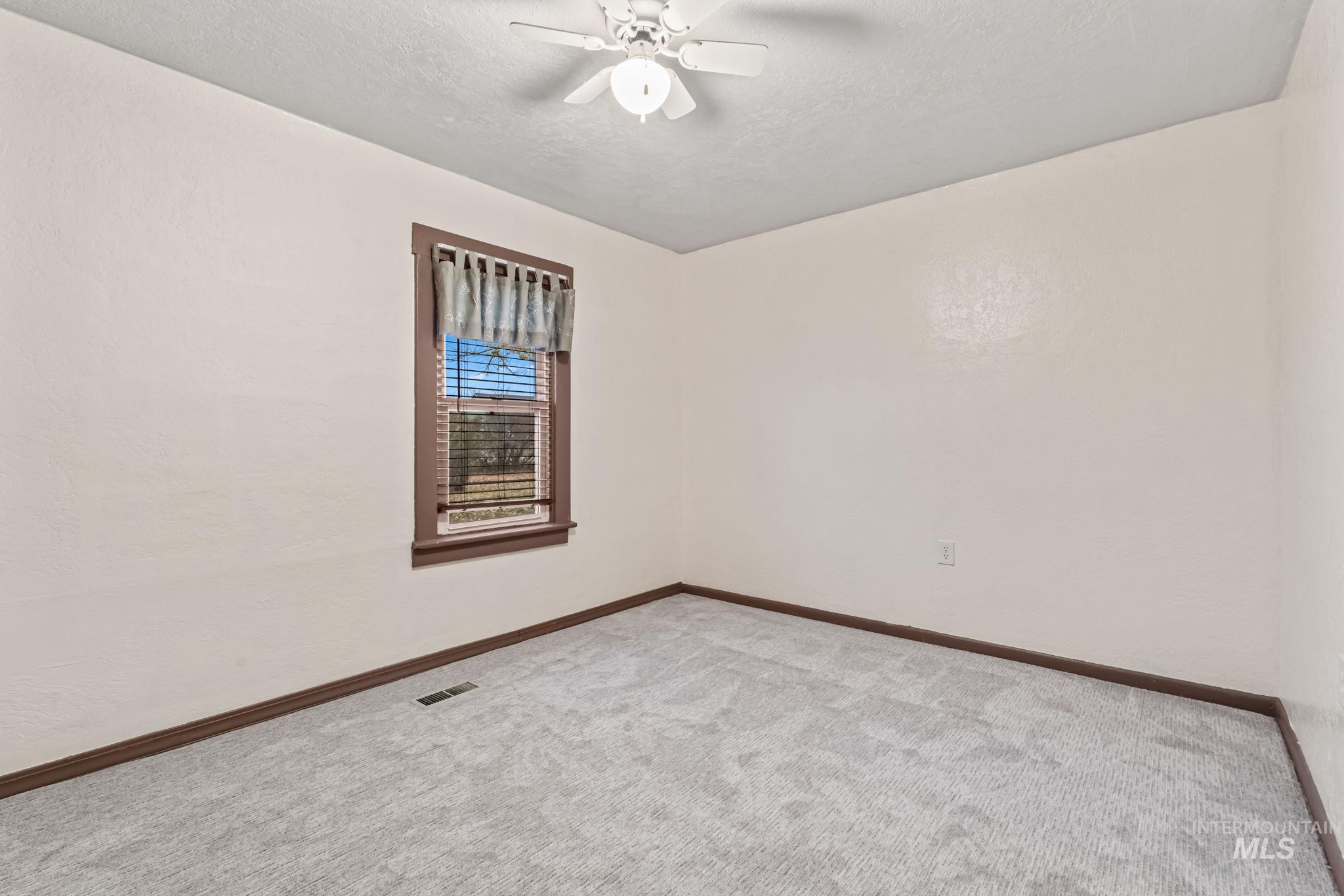 10065 Deer Flat Rd, Nampa, Idaho 83686, 4 Bedrooms, 2 Bathrooms, Residential For Sale, Price $589,900, 98968683